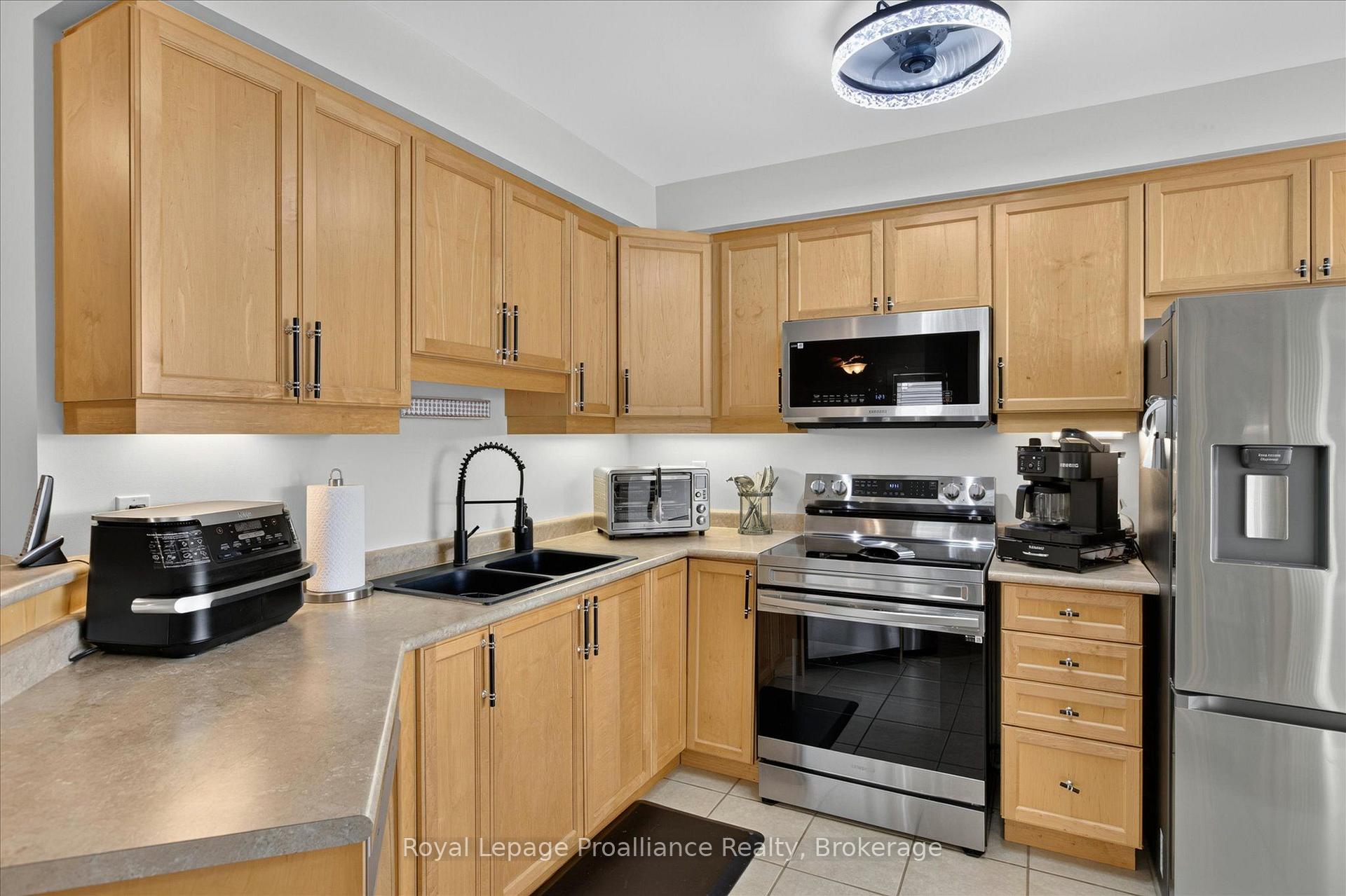 Photo 14 of 541 Garbutt Terrace, Peterborough, Northcrest Ward 5 — HOMEH