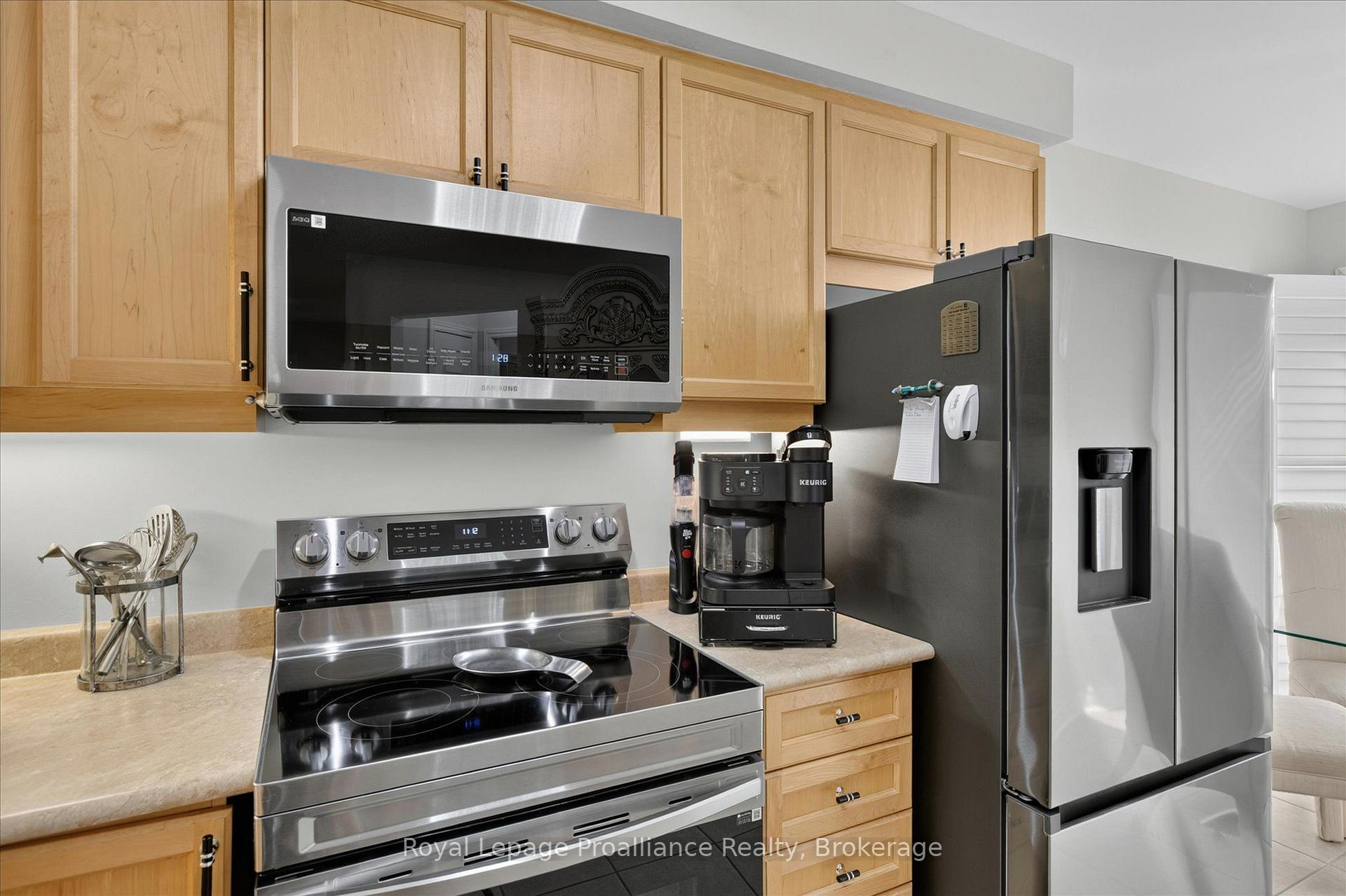 Photo 17 of 541 Garbutt Terrace, Peterborough, Northcrest Ward 5 — HOMEH