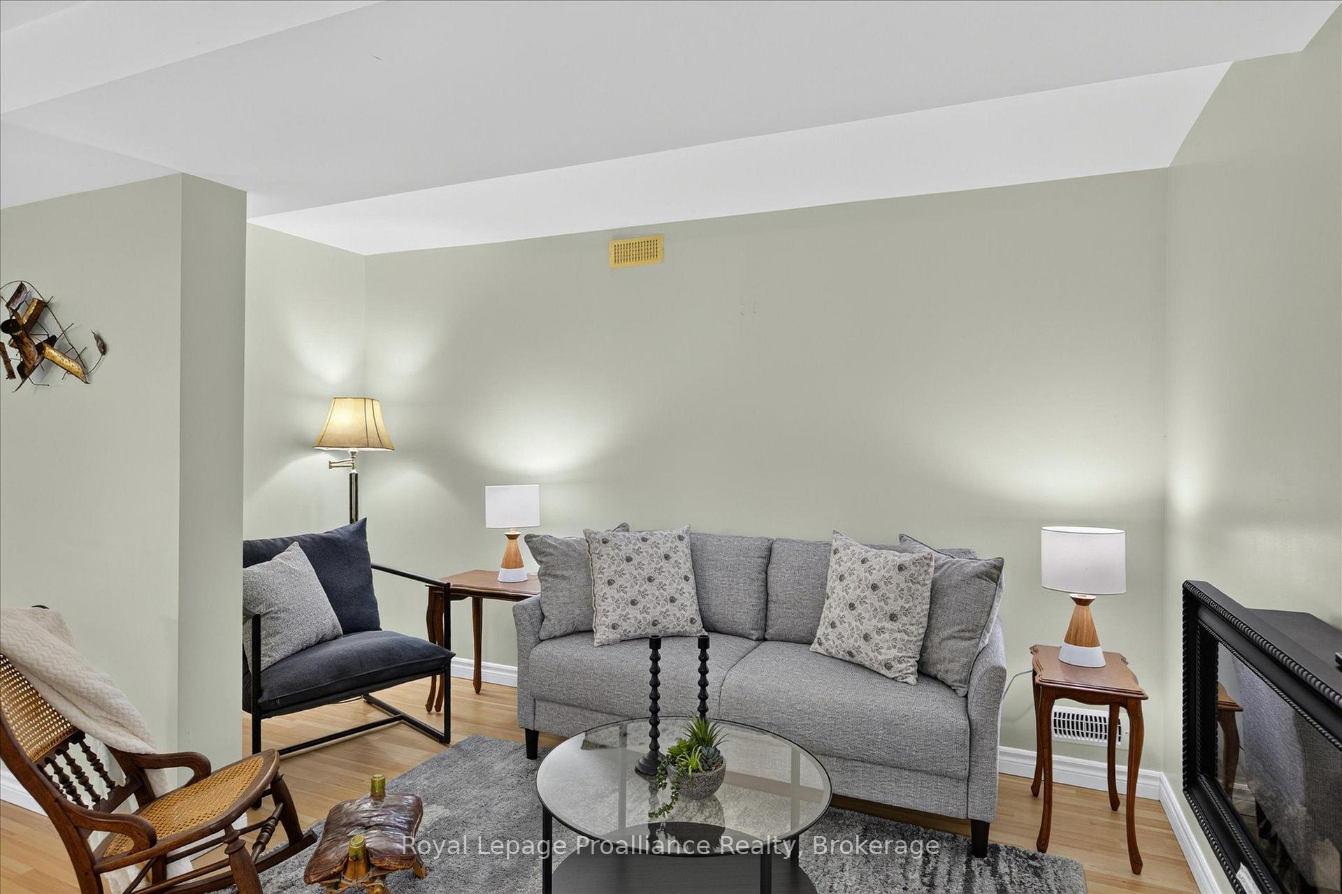 Photo 27 of 541 Garbutt Terrace, Peterborough, Northcrest Ward 5 — HOMEH
