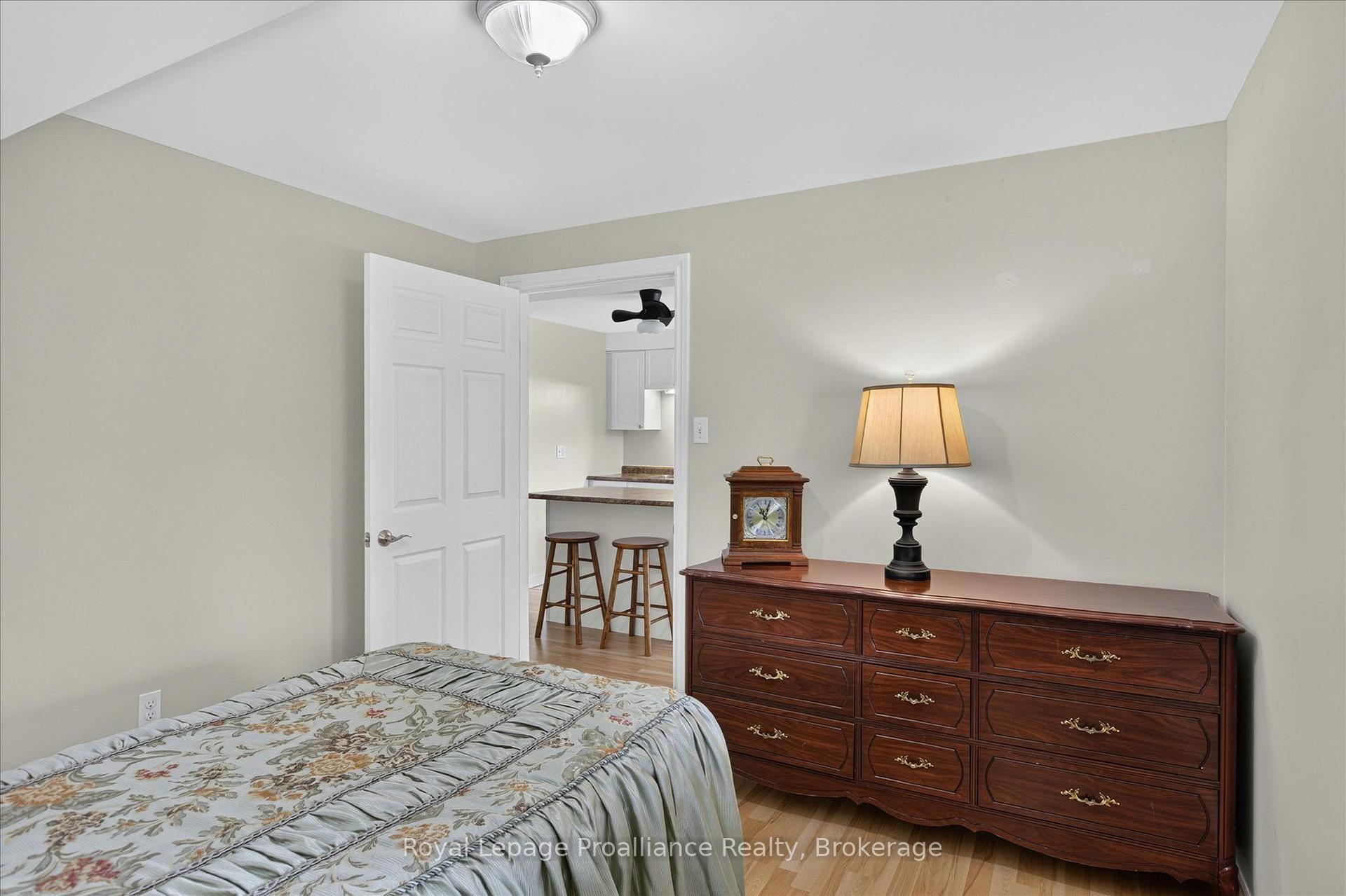 Photo 34 of 541 Garbutt Terrace, Peterborough, Northcrest Ward 5 — HOMEH