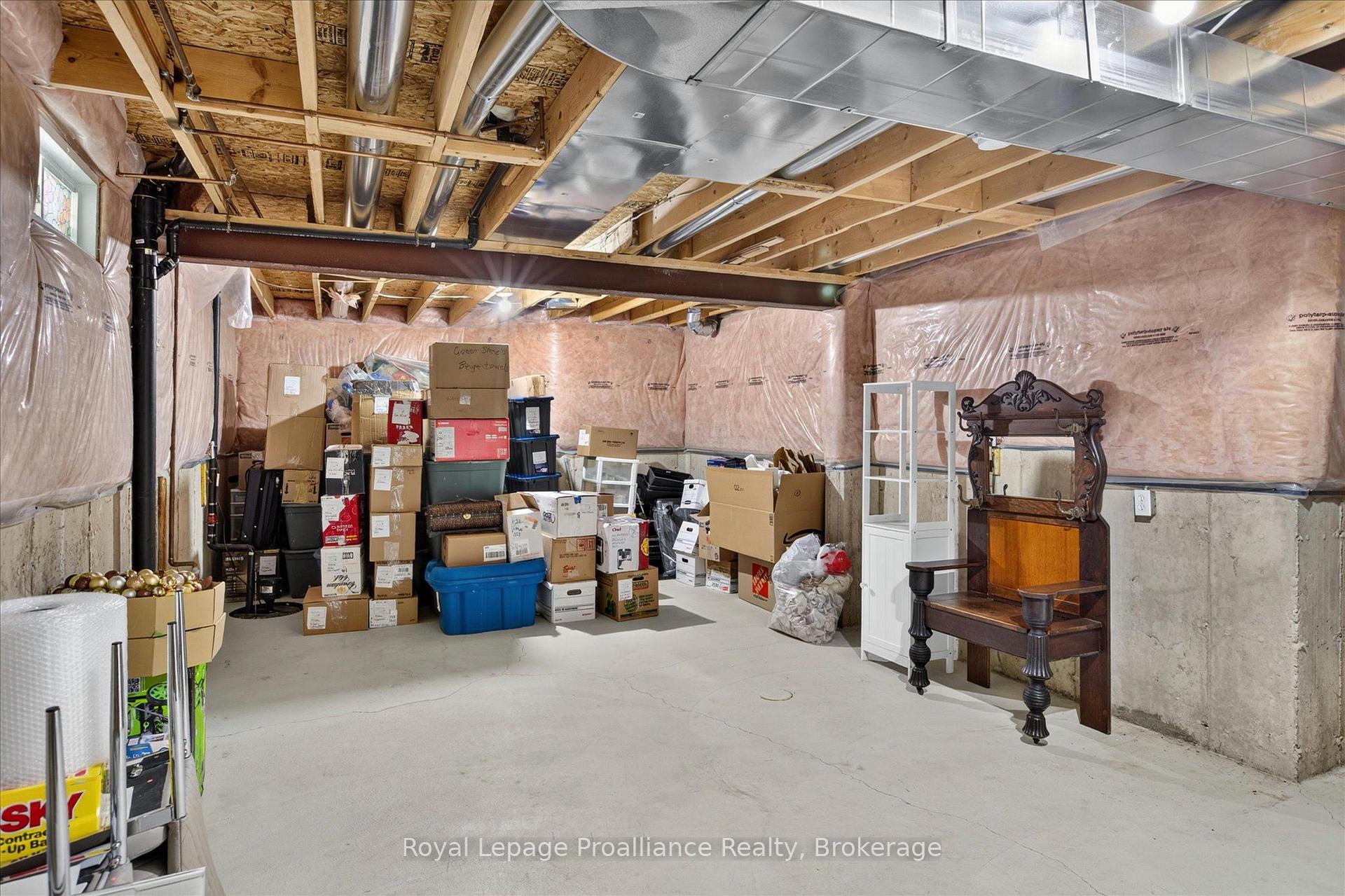 Photo 37 of 541 Garbutt Terrace, Peterborough, Northcrest Ward 5 — HOMEH