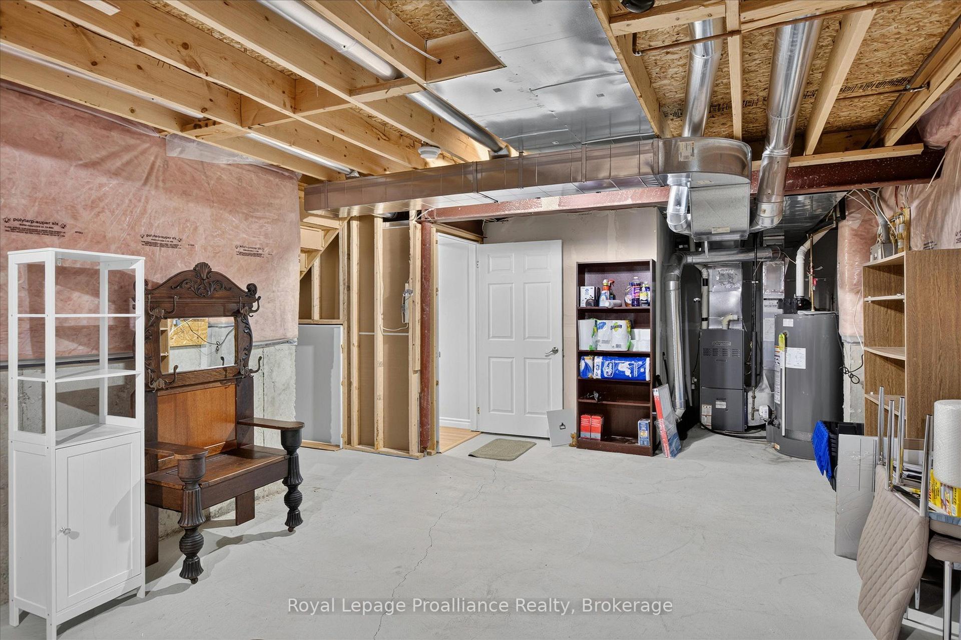 Photo 38 of 541 Garbutt Terrace, Peterborough, Northcrest Ward 5 — HOMEH