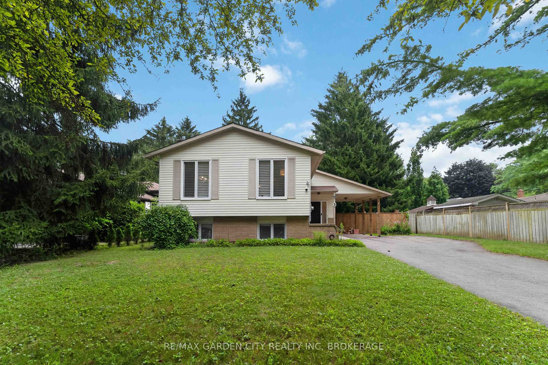 Photo of 3 Fallingbrook Drive