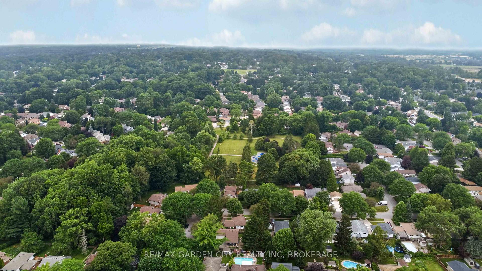 Photo 3 of 3 Fallingbrook Drive, Pelham, Fonthill — HOMEH