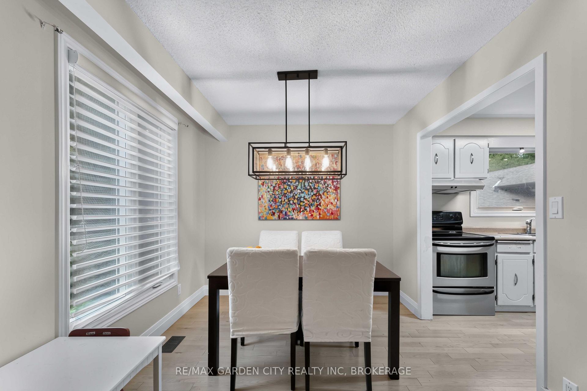Photo 15 of 3 Fallingbrook Drive, Pelham, Fonthill — HOMEH