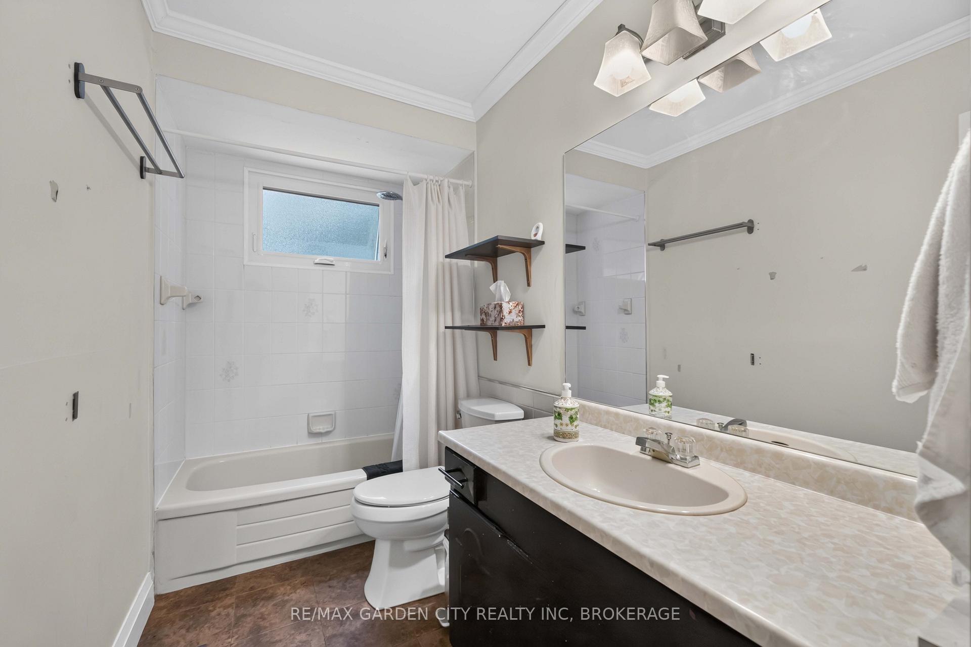 Photo 23 of 3 Fallingbrook Drive, Pelham, Fonthill — HOMEH