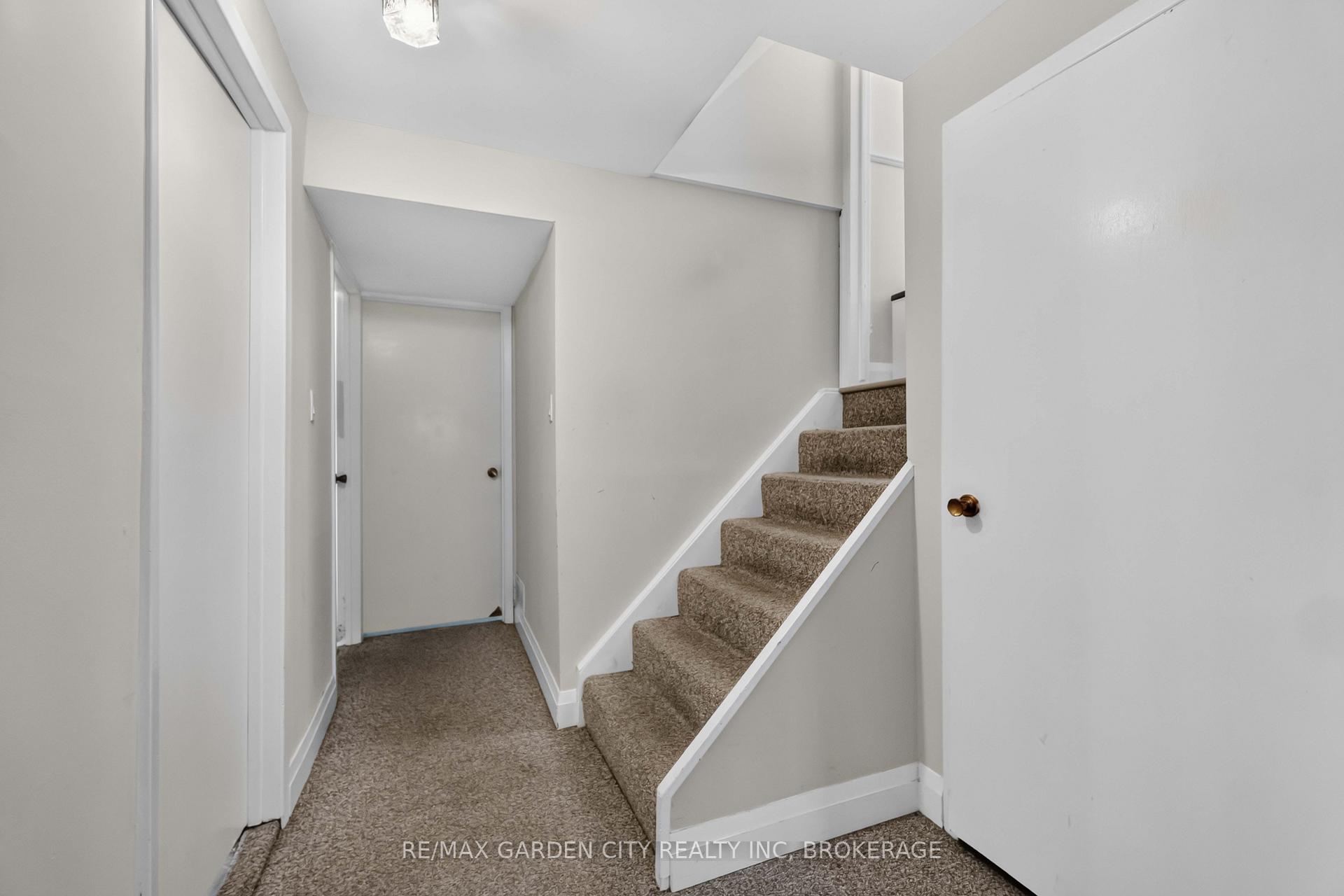 Photo 24 of 3 Fallingbrook Drive, Pelham, Fonthill — HOMEH