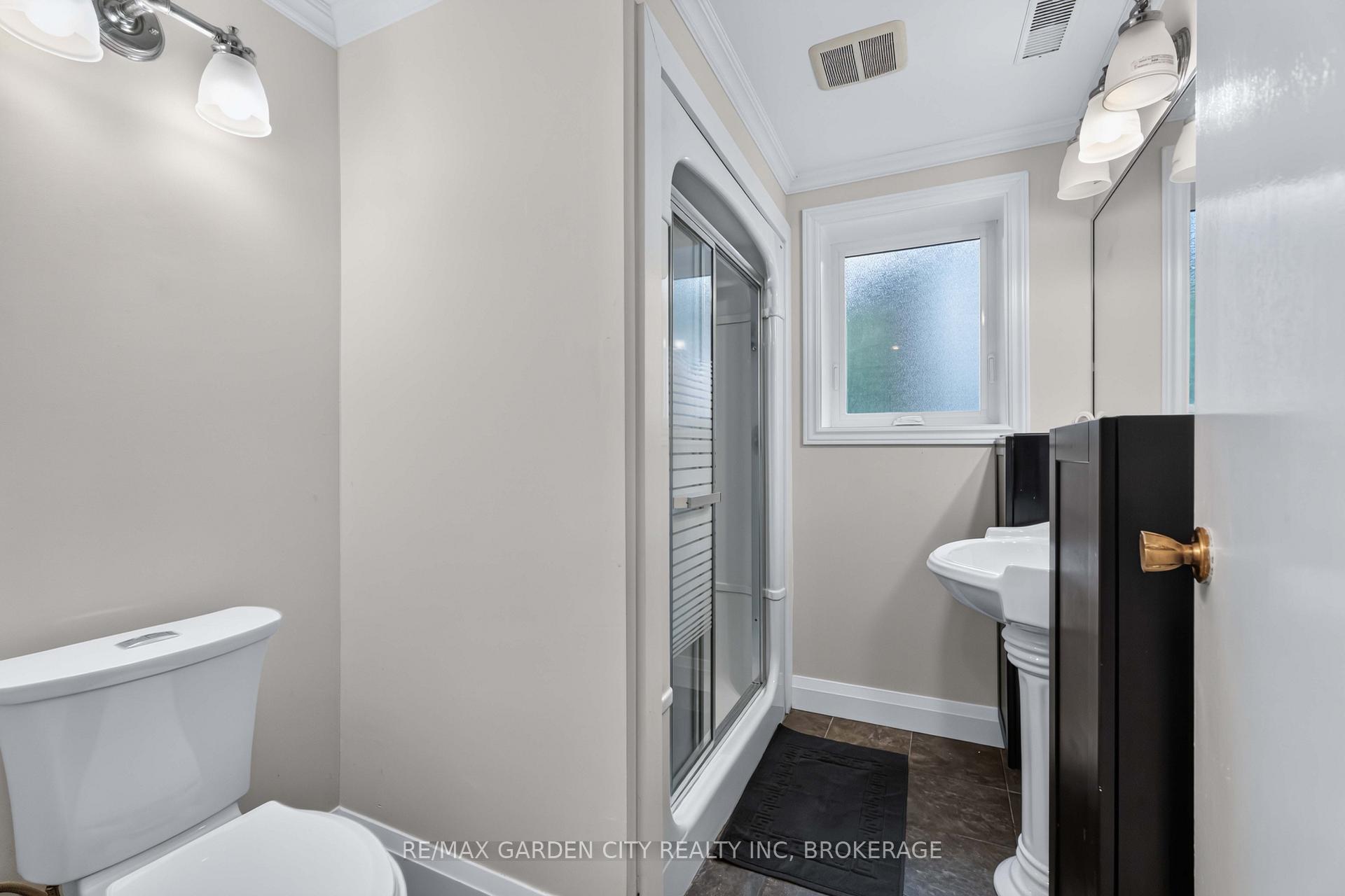 Photo 32 of 3 Fallingbrook Drive, Pelham, Fonthill — HOMEH