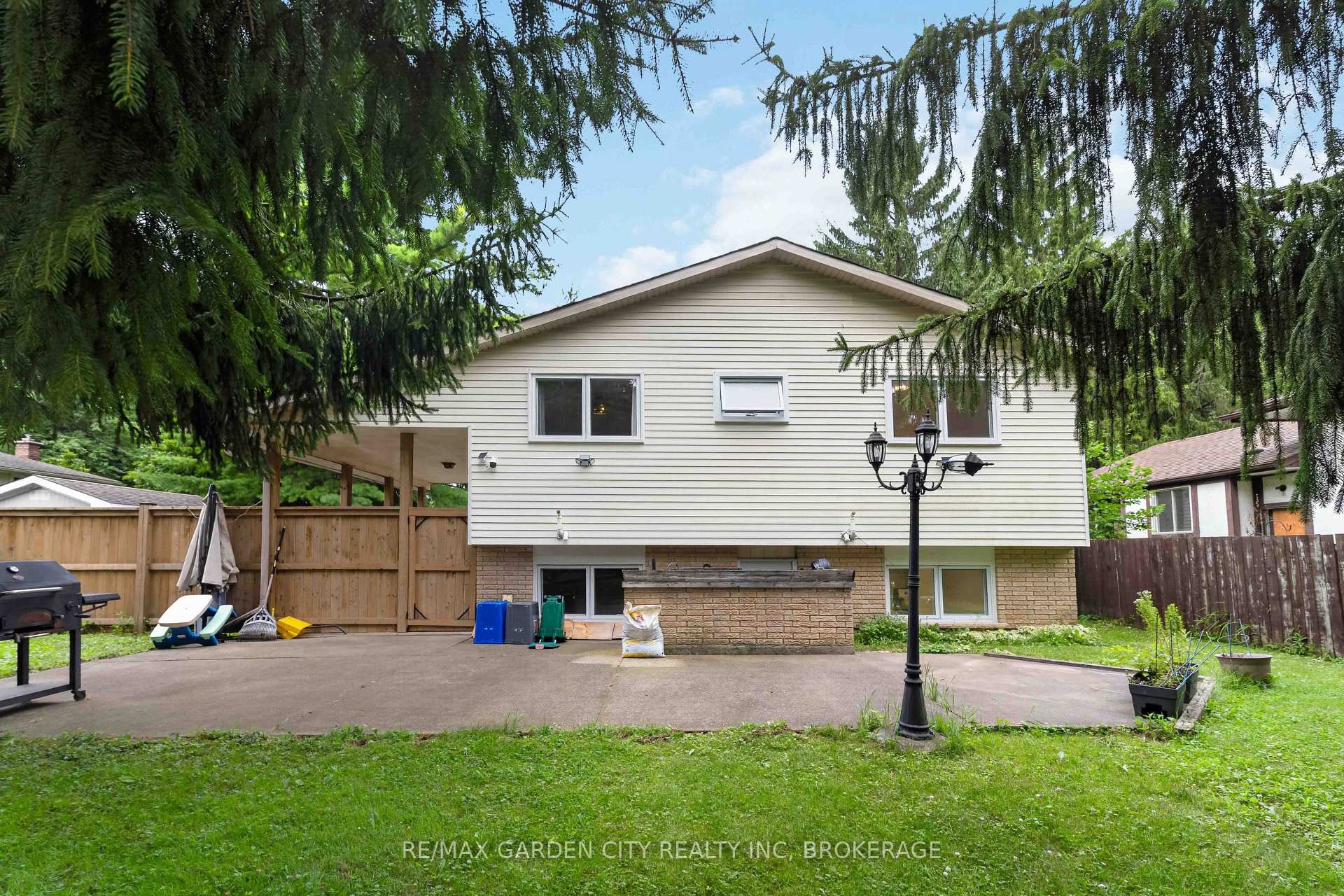 Photo 35 of 3 Fallingbrook Drive, Pelham, Fonthill — HOMEH