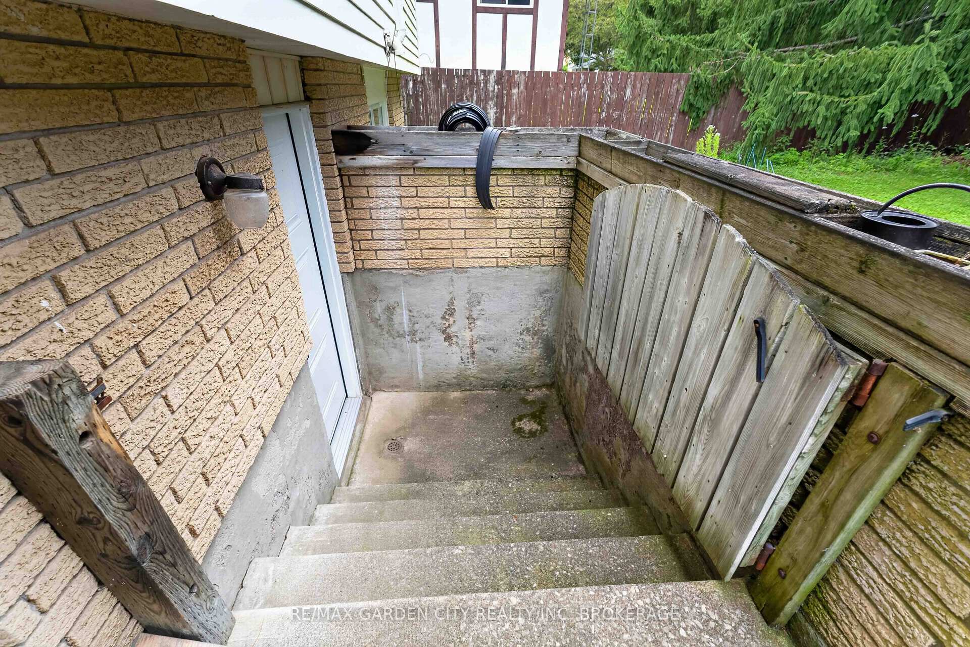Photo 37 of 3 Fallingbrook Drive, Pelham, Fonthill — HOMEH