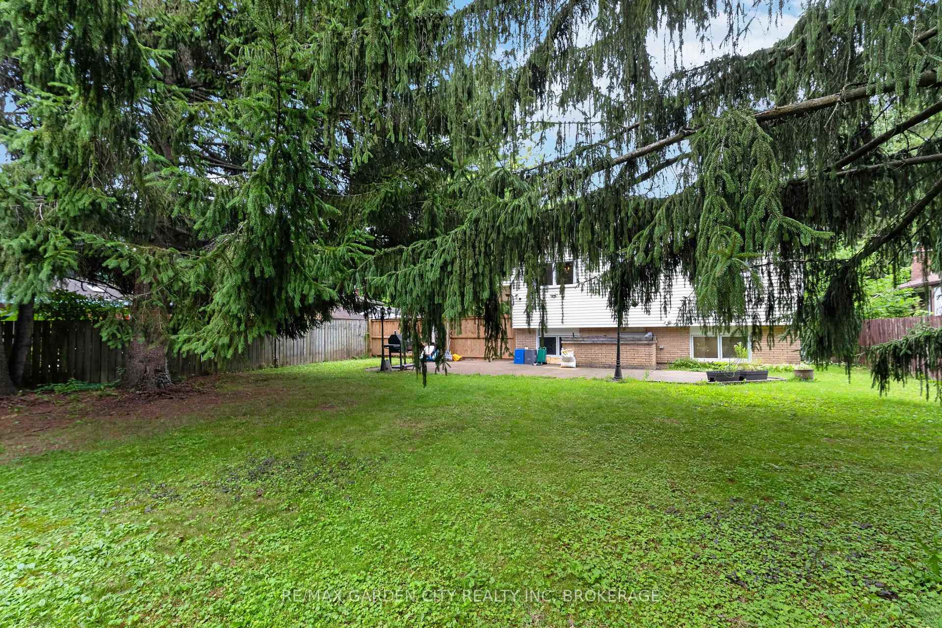 Photo 39 of 3 Fallingbrook Drive, Pelham, Fonthill — HOMEH