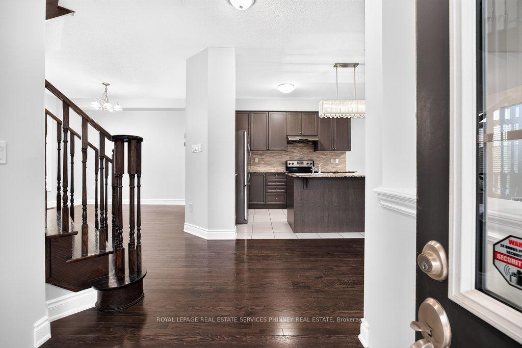 Photo 5 of 222 Moody Drive, Vaughan, Kleinburg — HOMEH