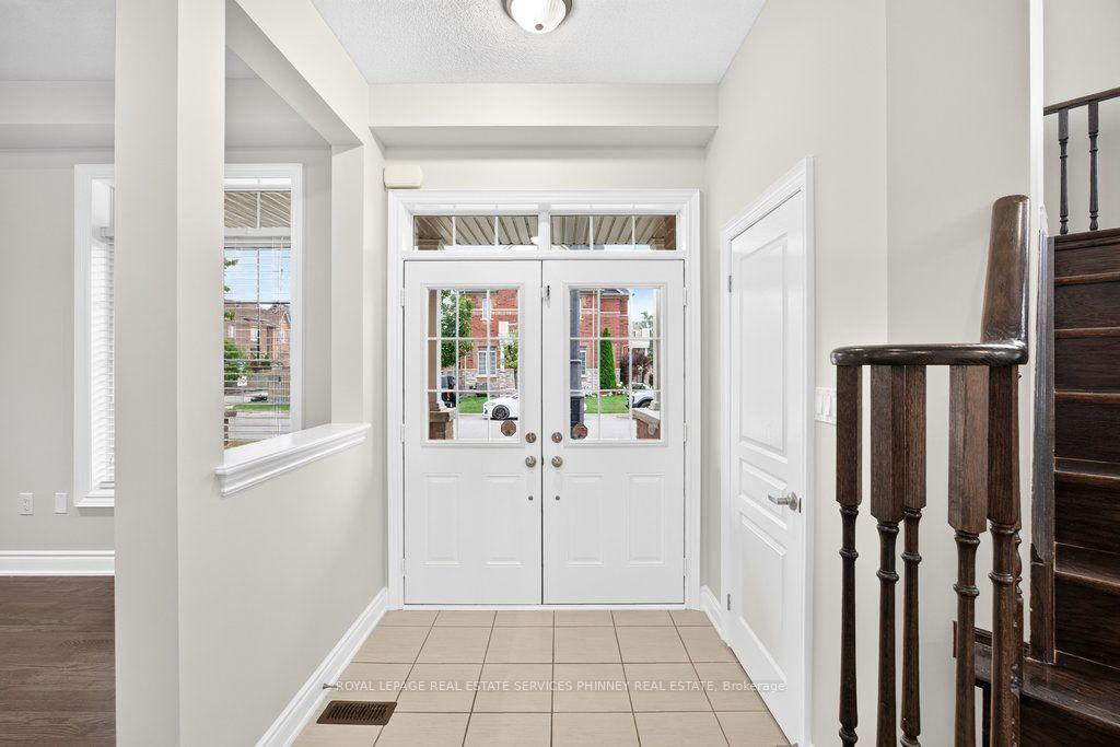 Photo 6 of 222 Moody Drive, Vaughan, Kleinburg — HOMEH