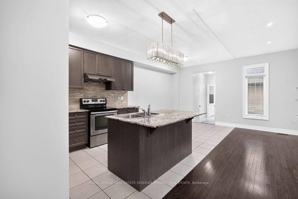 Photo 7 of 222 Moody Drive, Vaughan, Kleinburg — HOMEH