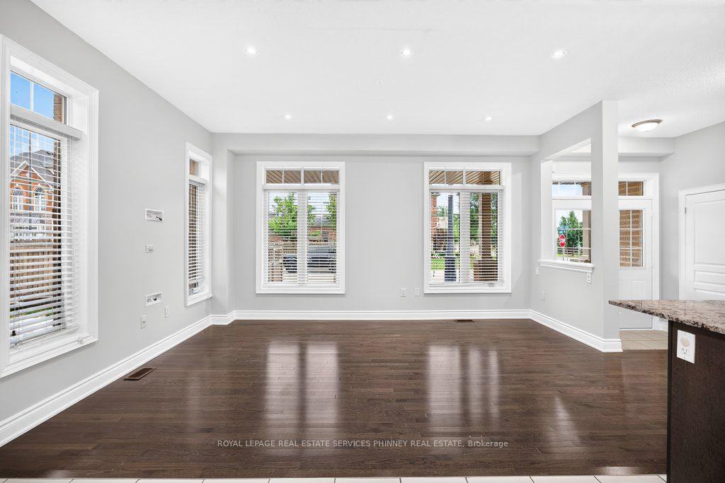 Photo 14 of 222 Moody Drive, Vaughan, Kleinburg — HOMEH