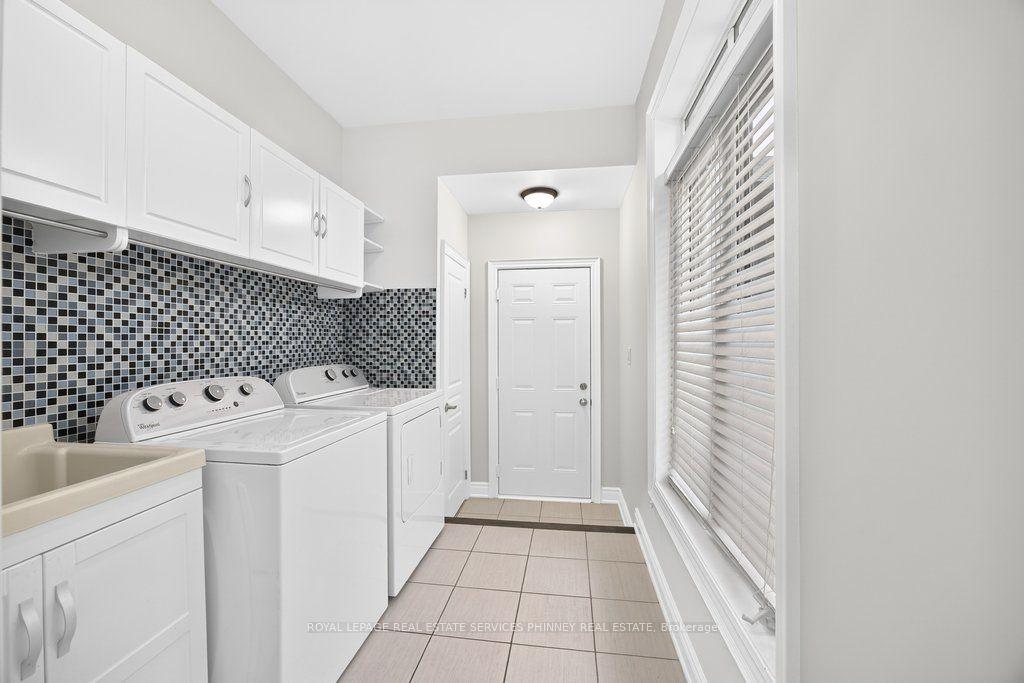 Photo 19 of 222 Moody Drive, Vaughan, Kleinburg — HOMEH
