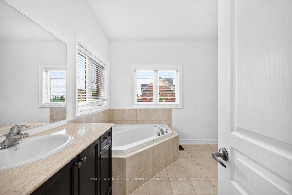 Photo 24 of 222 Moody Drive, Vaughan, Kleinburg — HOMEH