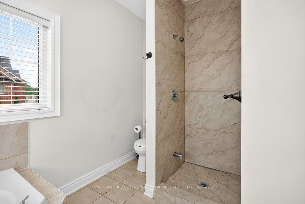 Photo 25 of 222 Moody Drive, Vaughan, Kleinburg — HOMEH