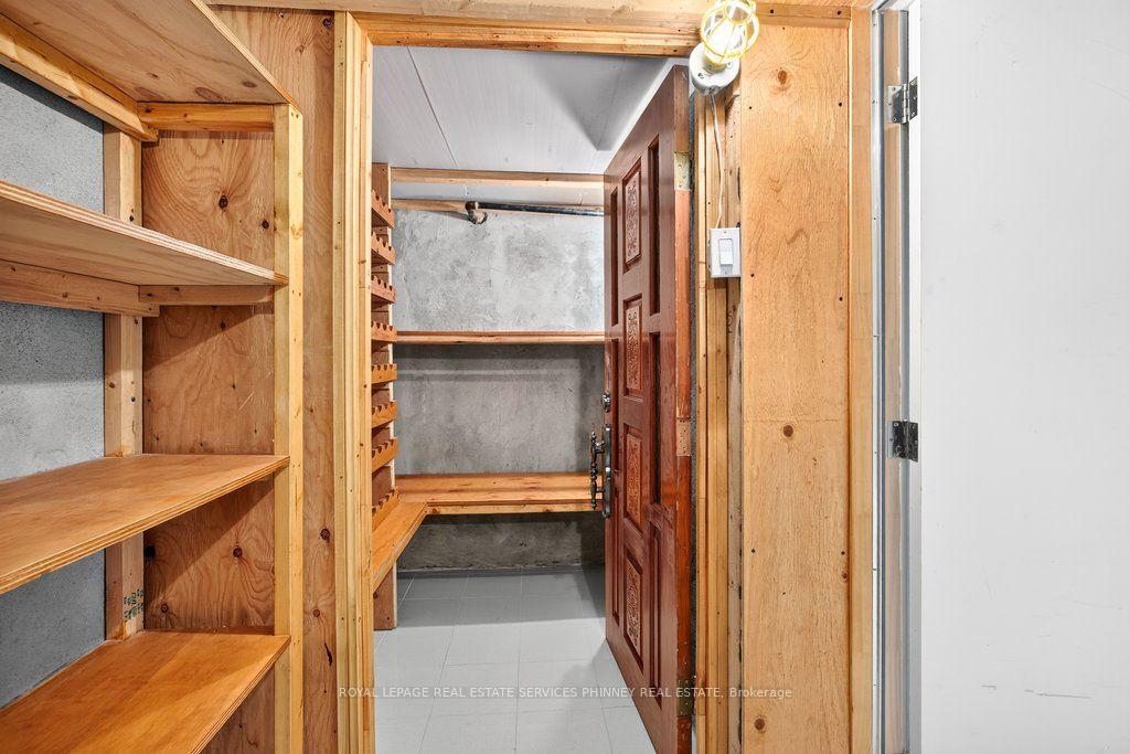 Photo 34 of 222 Moody Drive, Vaughan, Kleinburg — HOMEH