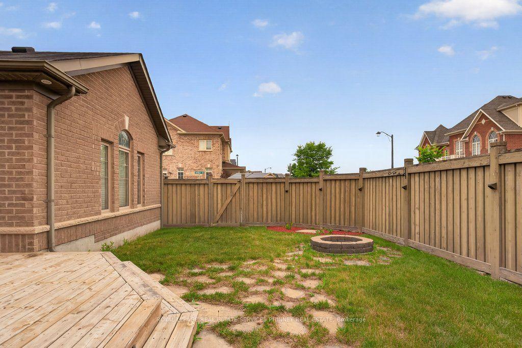 Photo 40 of 222 Moody Drive, Vaughan, Kleinburg — HOMEH