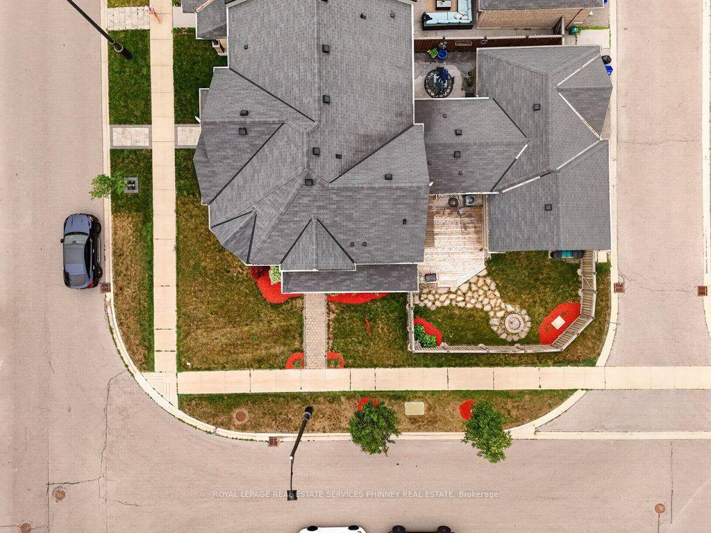Photo 48 of 222 Moody Drive, Vaughan, Kleinburg — HOMEH