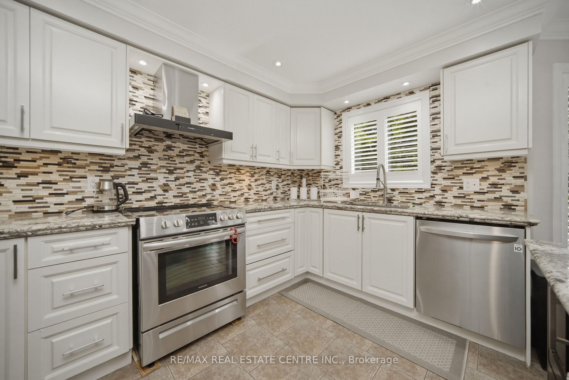 Photo 13 of 49 Miller Drive, Halton Hills, Georgetown — HOMEH