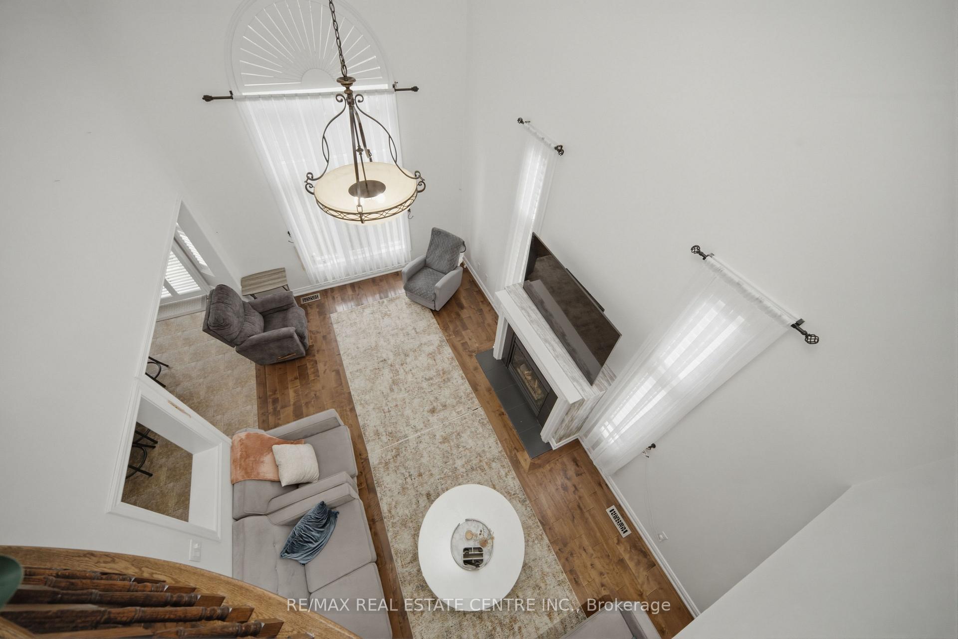 Photo 22 of 49 Miller Drive, Halton Hills, Georgetown — HOMEH