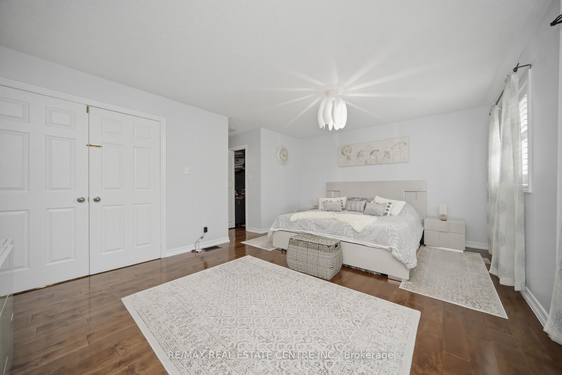 Photo 23 of 49 Miller Drive, Halton Hills, Georgetown — HOMEH