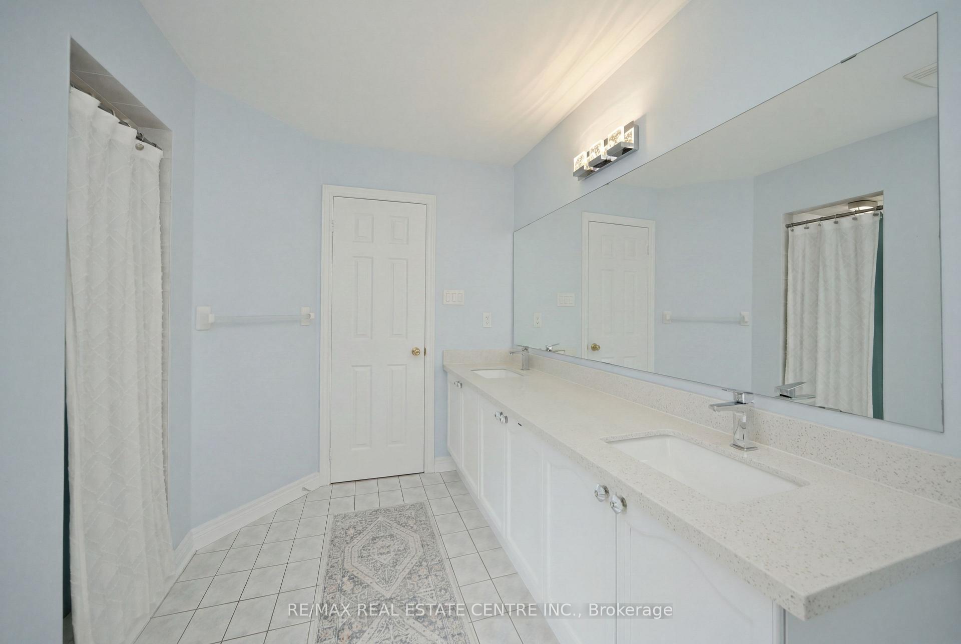 Photo 26 of 49 Miller Drive, Halton Hills, Georgetown — HOMEH