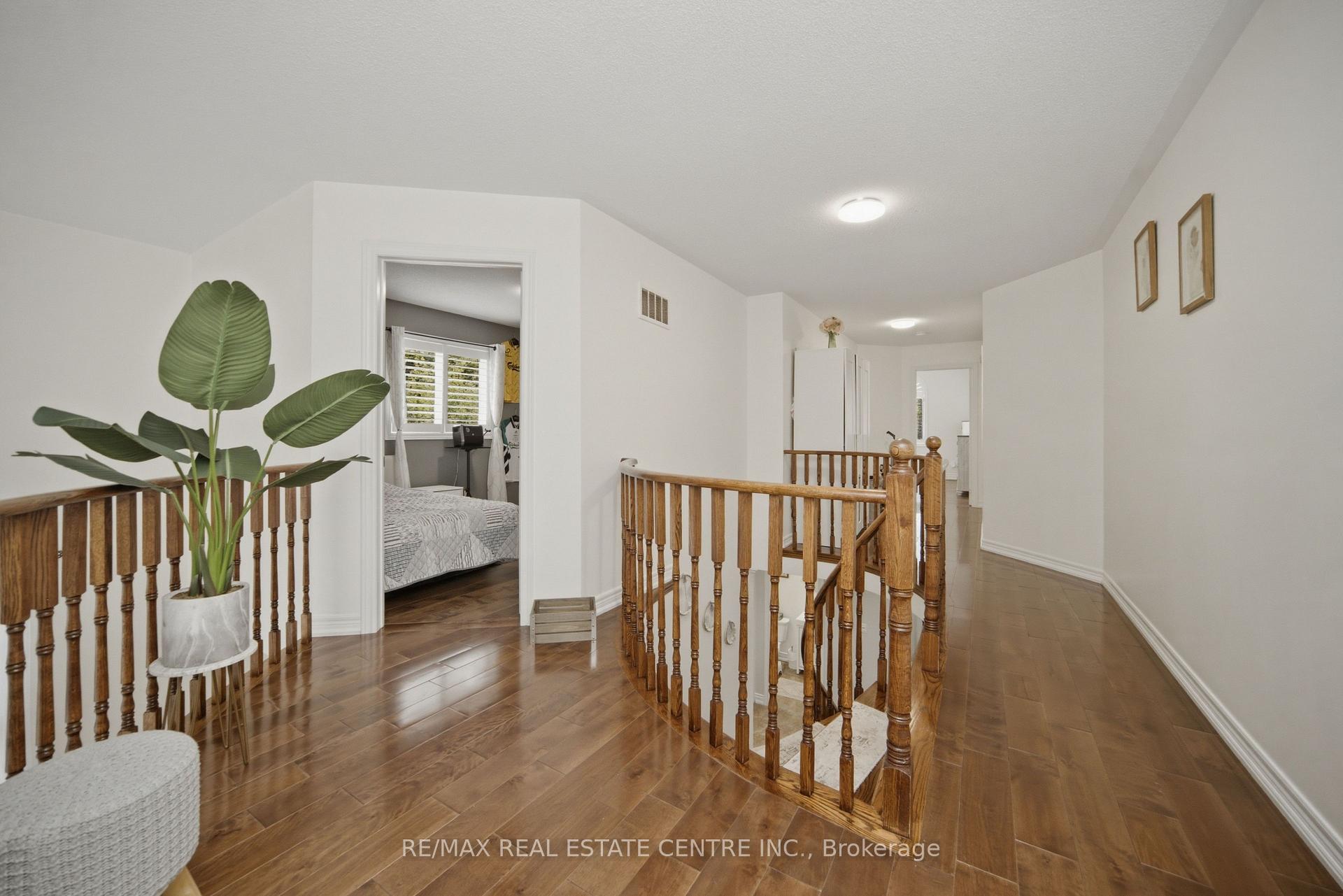 Photo 28 of 49 Miller Drive, Halton Hills, Georgetown — HOMEH