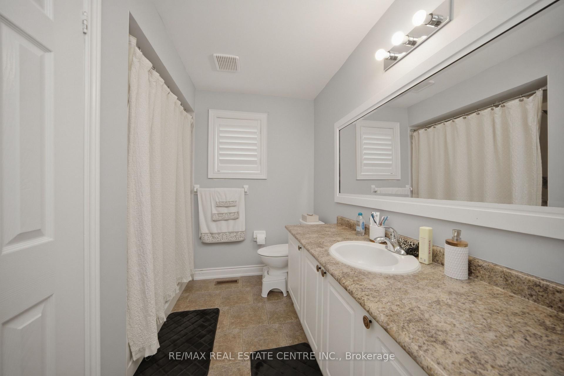 Photo 30 of 49 Miller Drive, Halton Hills, Georgetown — HOMEH