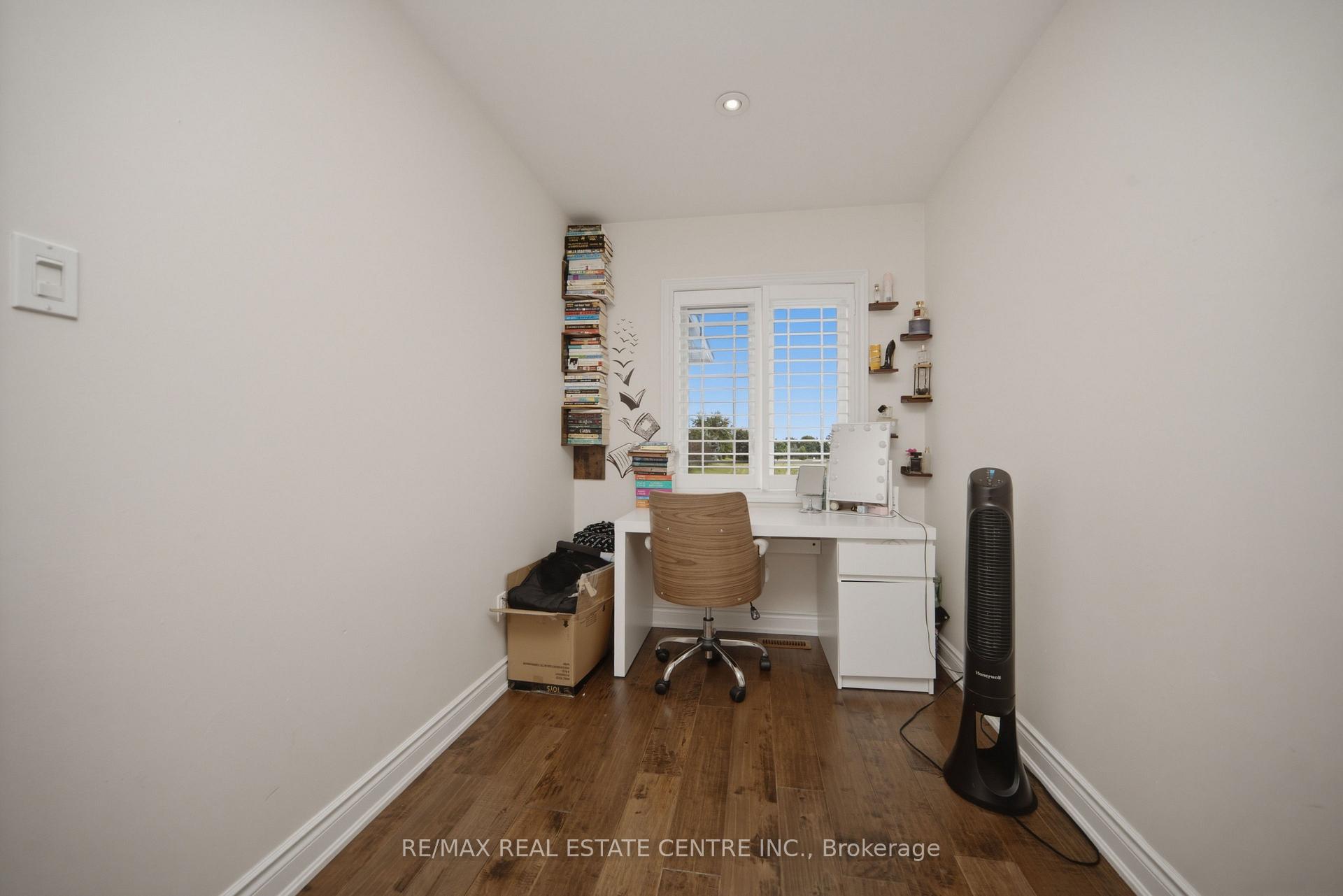 Photo 33 of 49 Miller Drive, Halton Hills, Georgetown — HOMEH