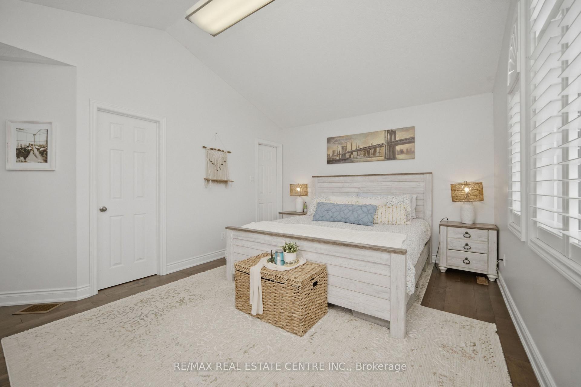 Photo 36 of 49 Miller Drive, Halton Hills, Georgetown — HOMEH