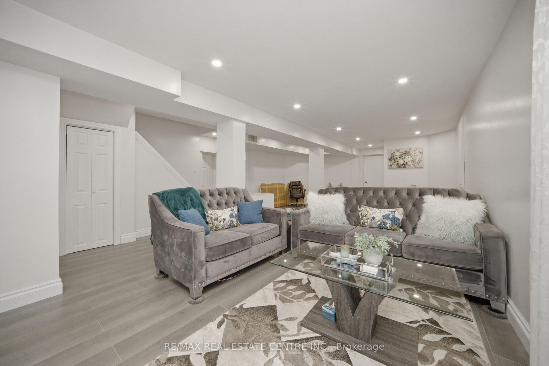 Photo 40 of 49 Miller Drive, Halton Hills, Georgetown — HOMEH