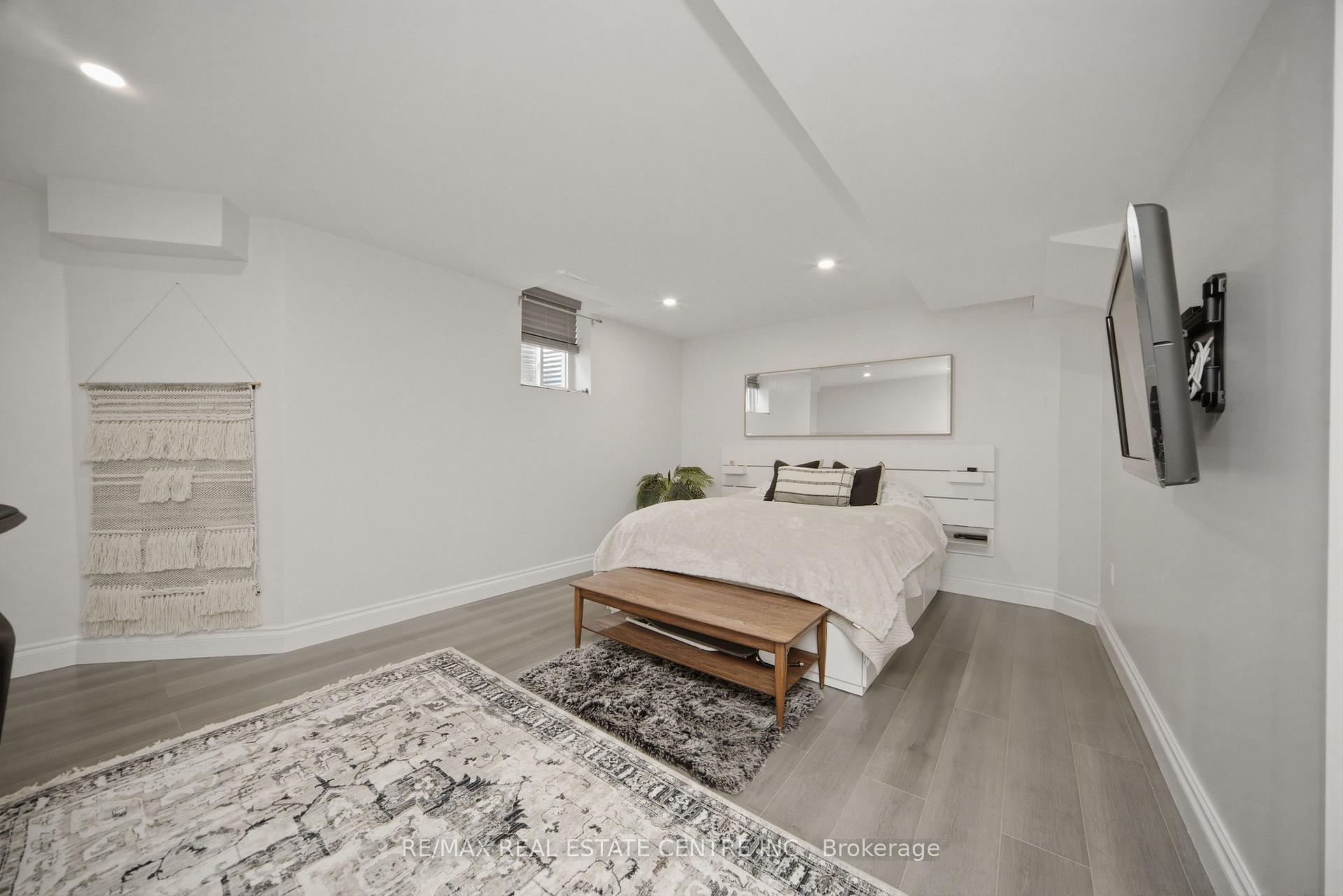Photo 44 of 49 Miller Drive, Halton Hills, Georgetown — HOMEH