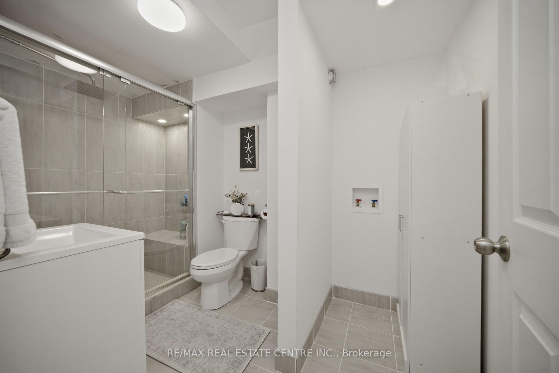 Photo 45 of 49 Miller Drive, Halton Hills, Georgetown — HOMEH