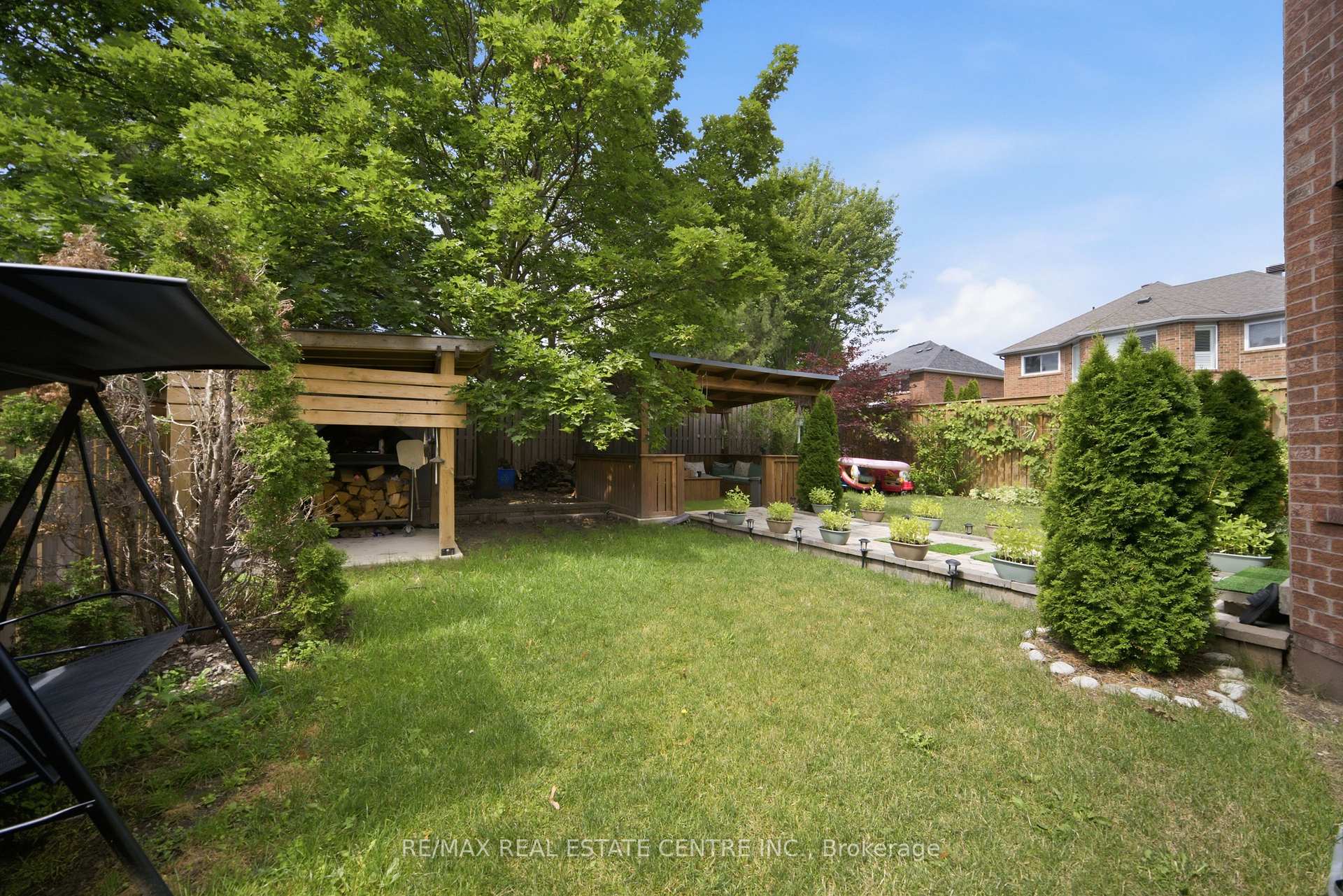 Photo 49 of 49 Miller Drive, Halton Hills, Georgetown — HOMEH