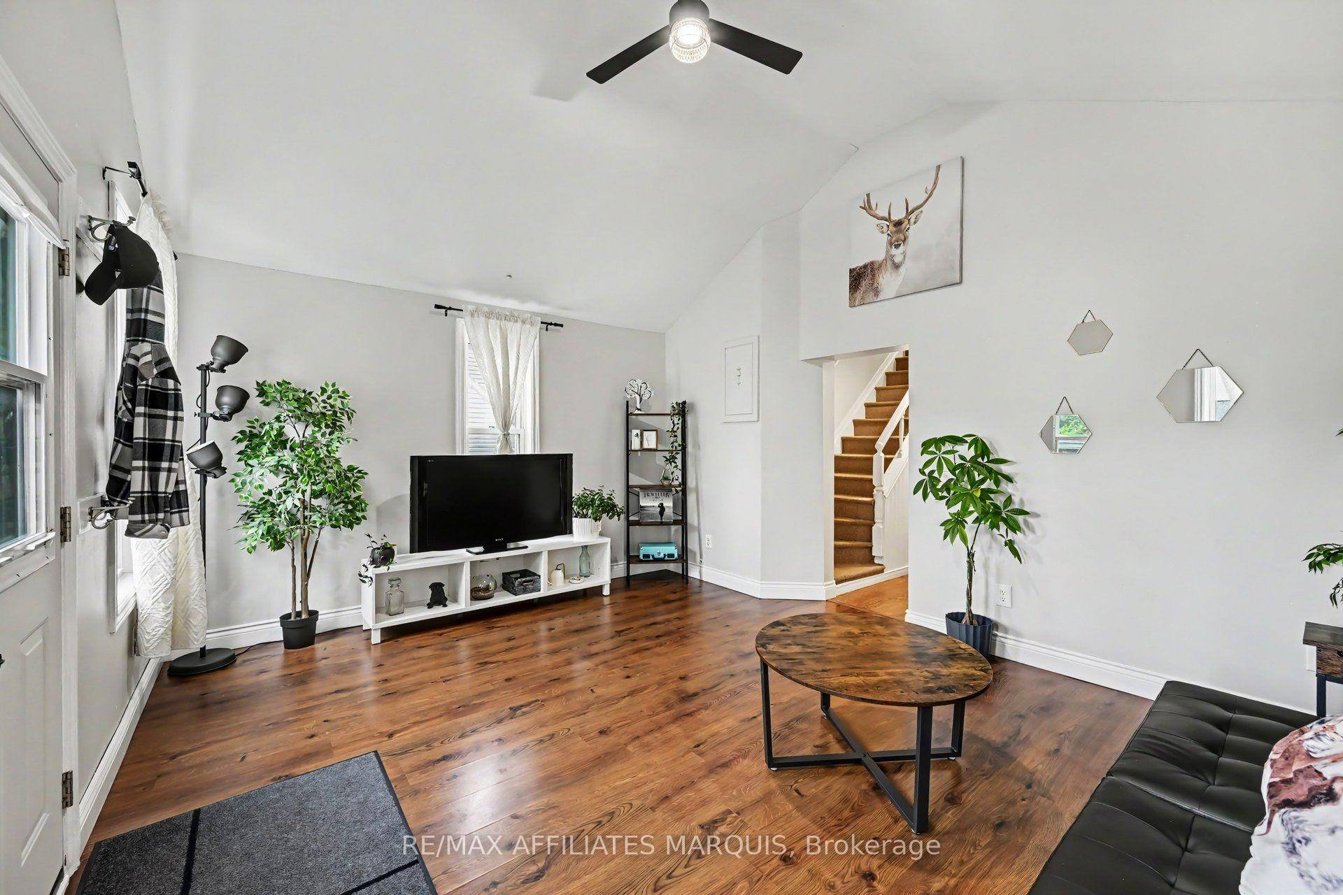 Photo 6 of 4 Lorne Street, Smiths Falls, Smiths Falls — HOMEH