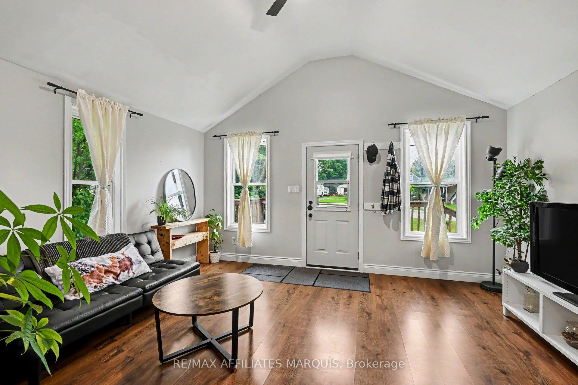 Photo 7 of 4 Lorne Street, Smiths Falls, Smiths Falls — HOMEH