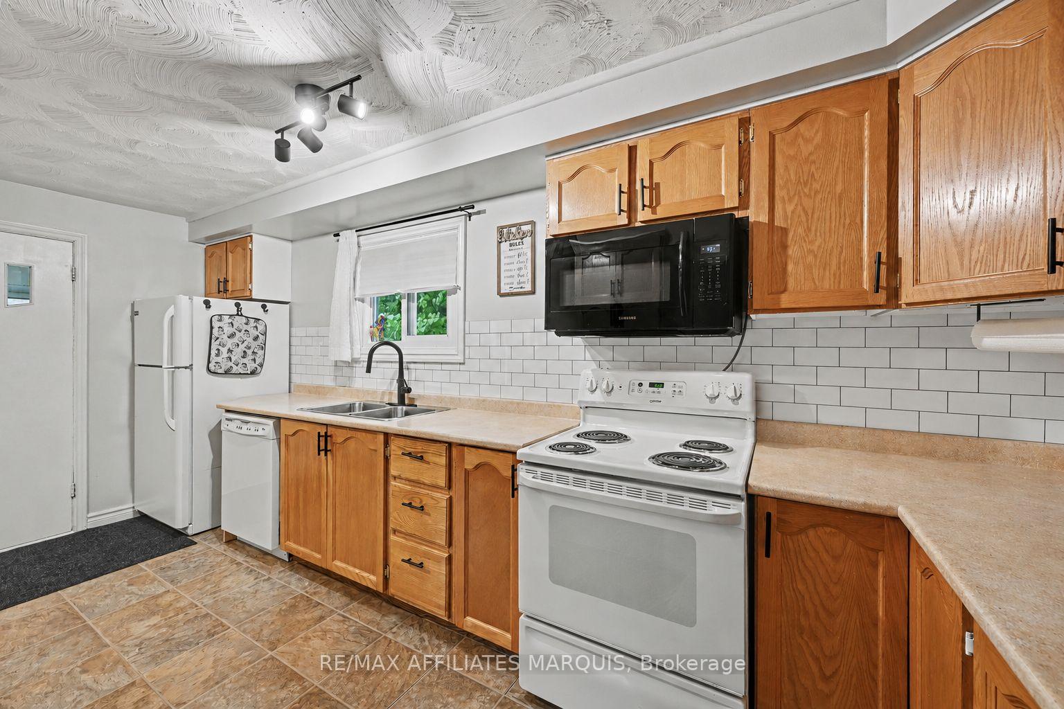 Photo 13 of 4 Lorne Street, Smiths Falls, Smiths Falls — HOMEH