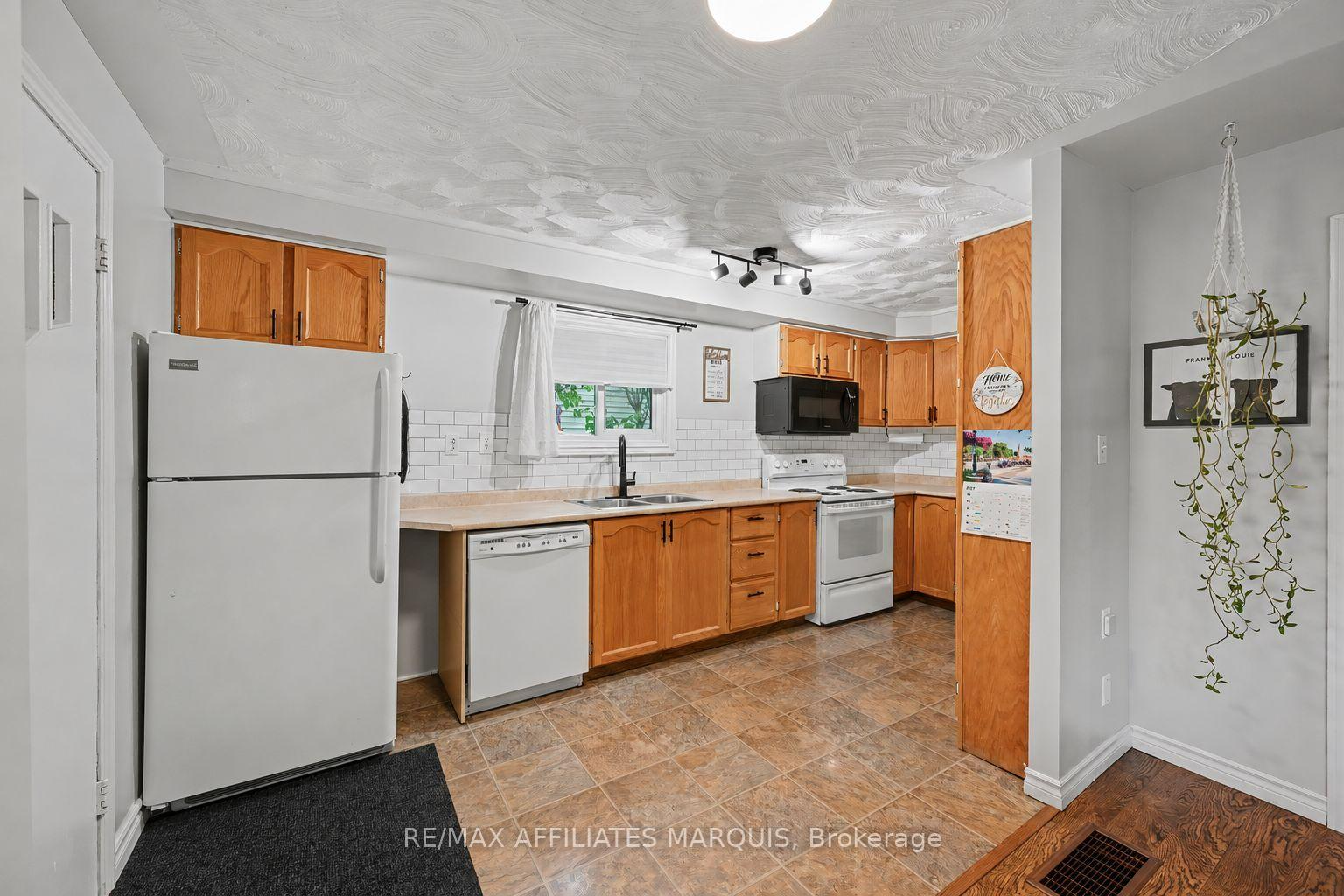 Photo 14 of 4 Lorne Street, Smiths Falls, Smiths Falls — HOMEH