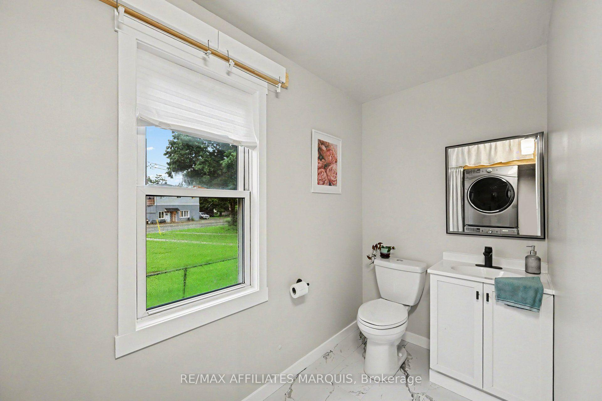 Photo 17 of 4 Lorne Street, Smiths Falls, Smiths Falls — HOMEH