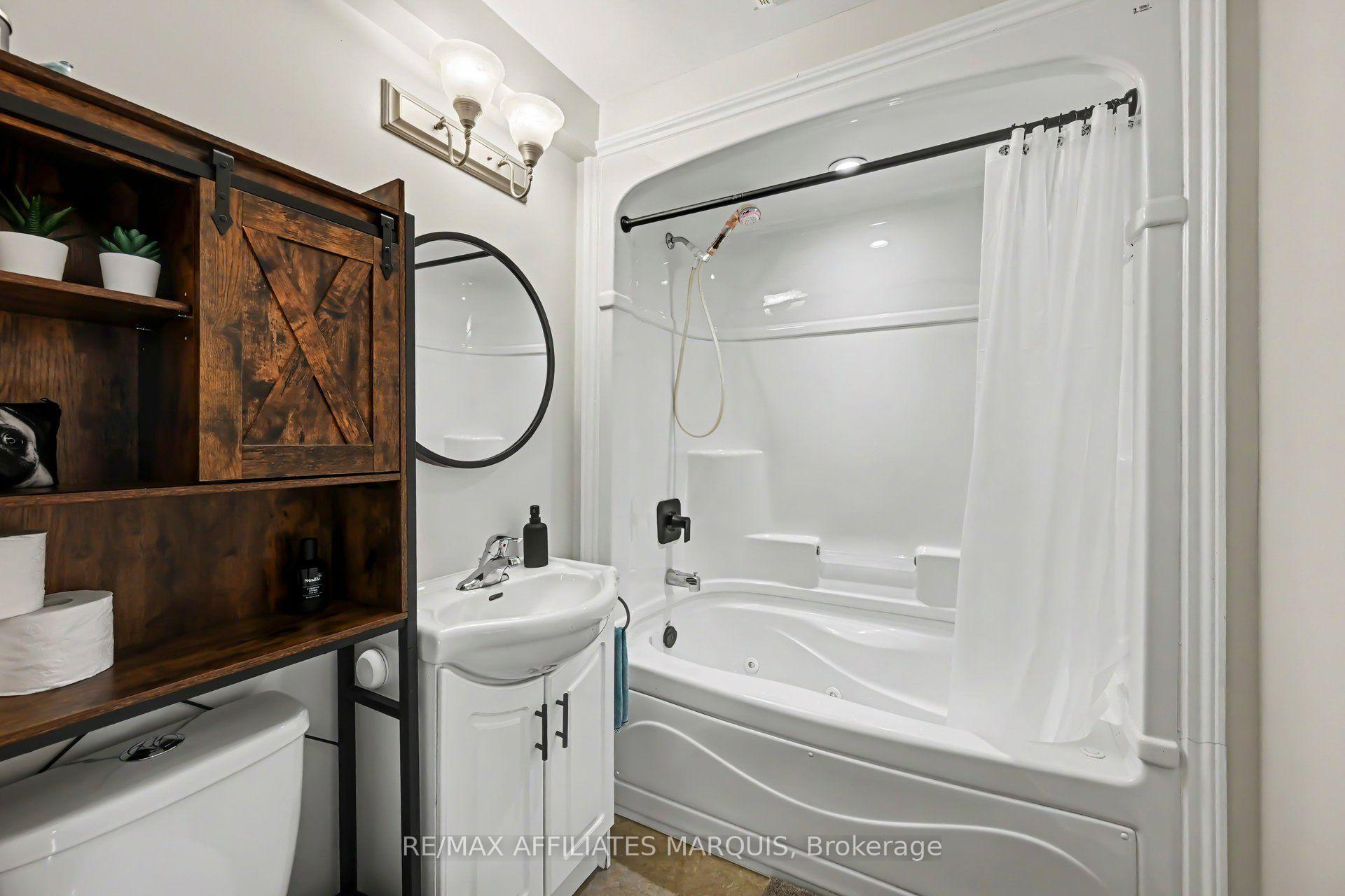 Photo 24 of 4 Lorne Street, Smiths Falls, Smiths Falls — HOMEH