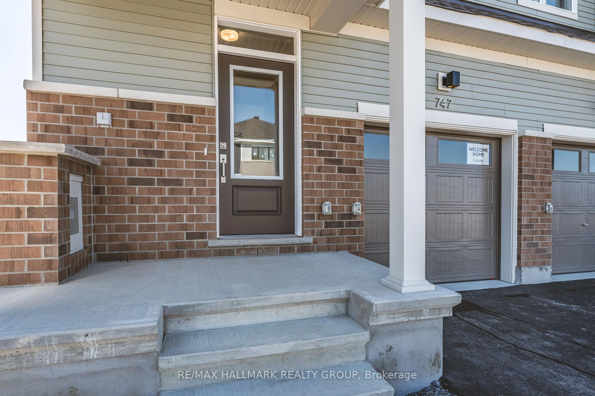 Photo 8 of 747 Haflinger Row, Ottawa, Btwn Franktown Rd. & Fallowfield Rd. — HOMEH