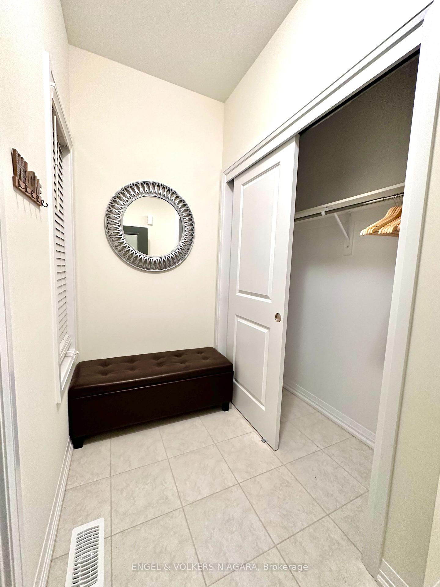 Photo 2 of 7330 Marvel Drive, Niagara Falls, Brown — HOMEH