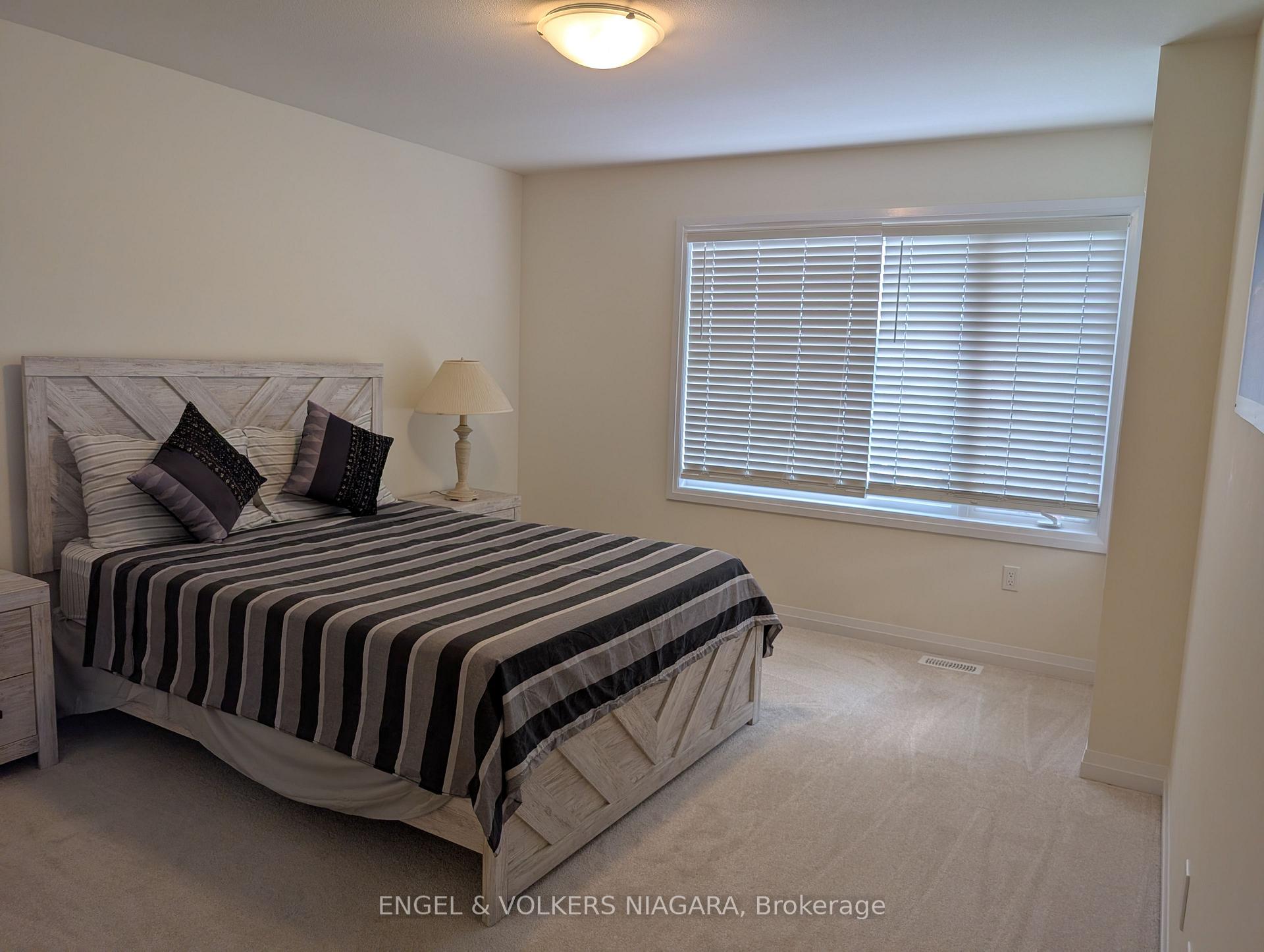 Photo 9 of 7330 Marvel Drive, Niagara Falls, Brown — HOMEH