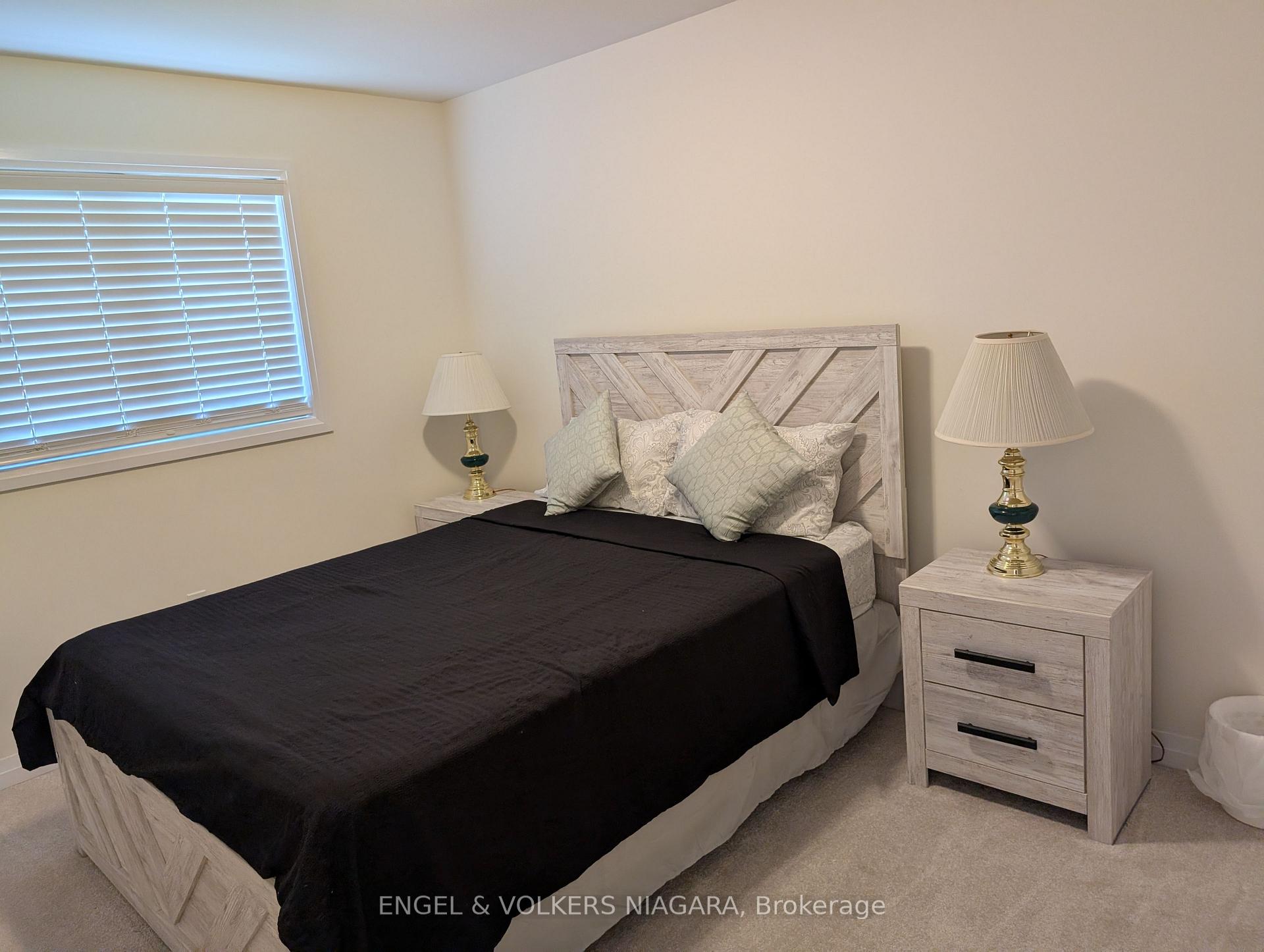 Photo 12 of 7330 Marvel Drive, Niagara Falls, Brown — HOMEH
