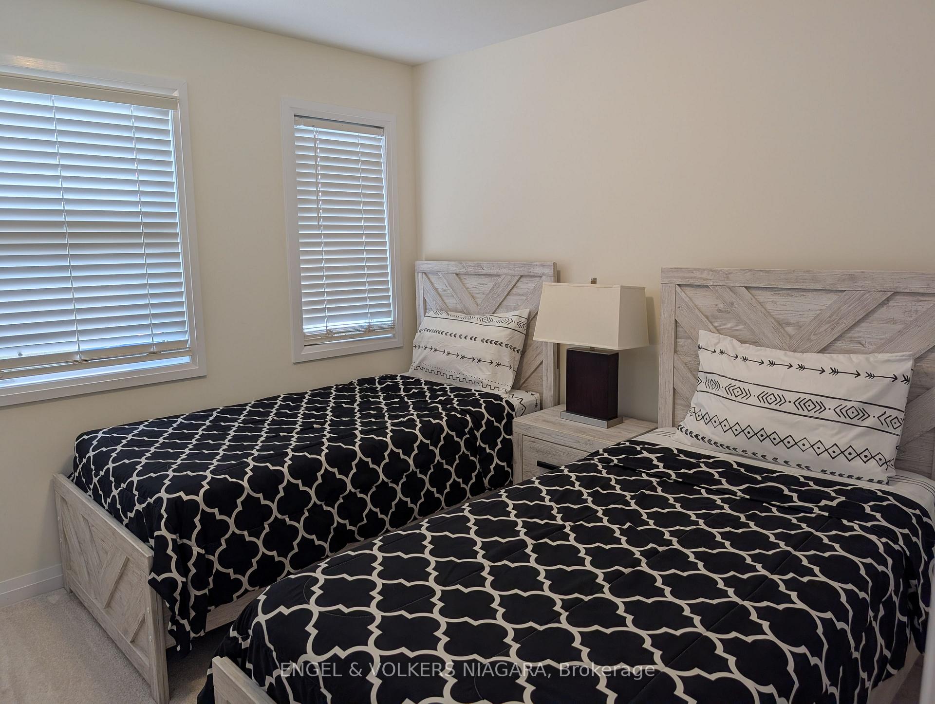 Photo 14 of 7330 Marvel Drive, Niagara Falls, Brown — HOMEH