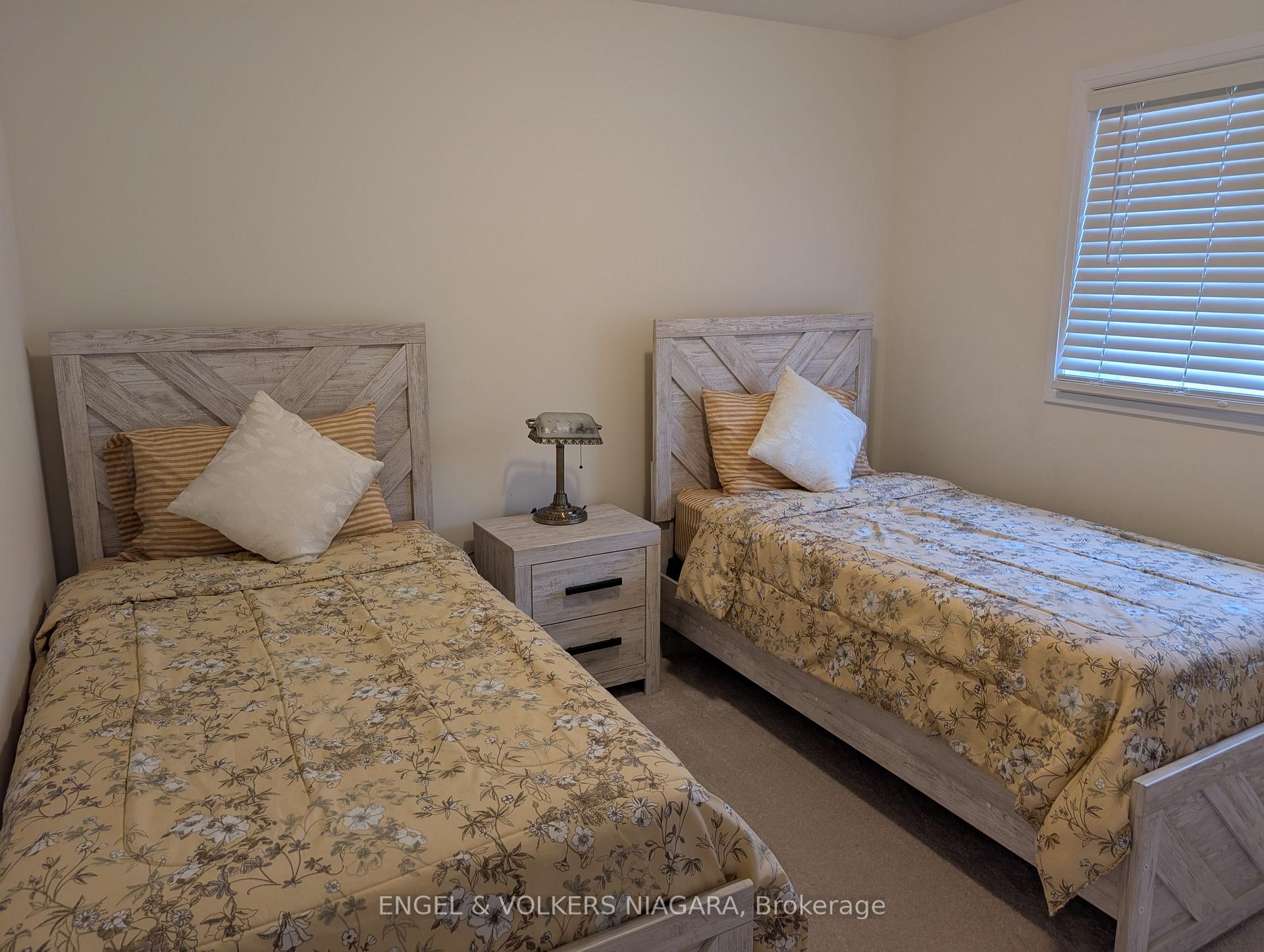 Photo 15 of 7330 Marvel Drive, Niagara Falls, Brown — HOMEH