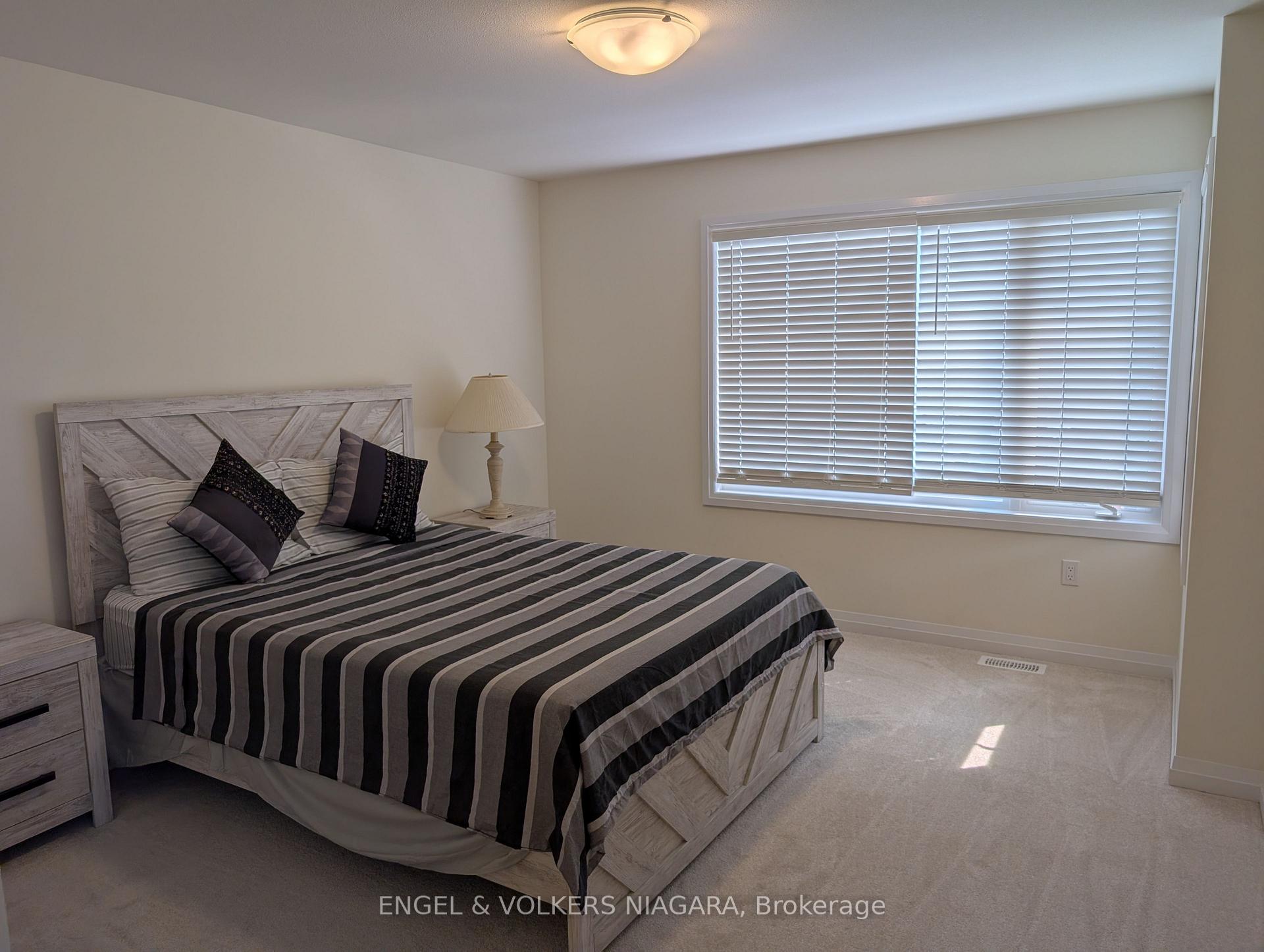Photo 16 of 7330 Marvel Drive, Niagara Falls, Brown — HOMEH